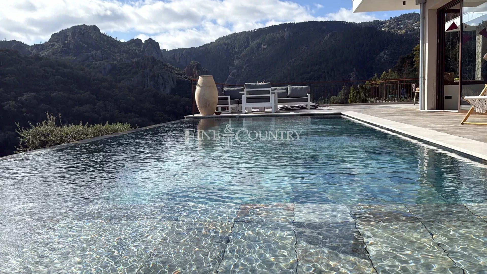 Photo of Villa for Sale in Mandelieu with Panoramic View