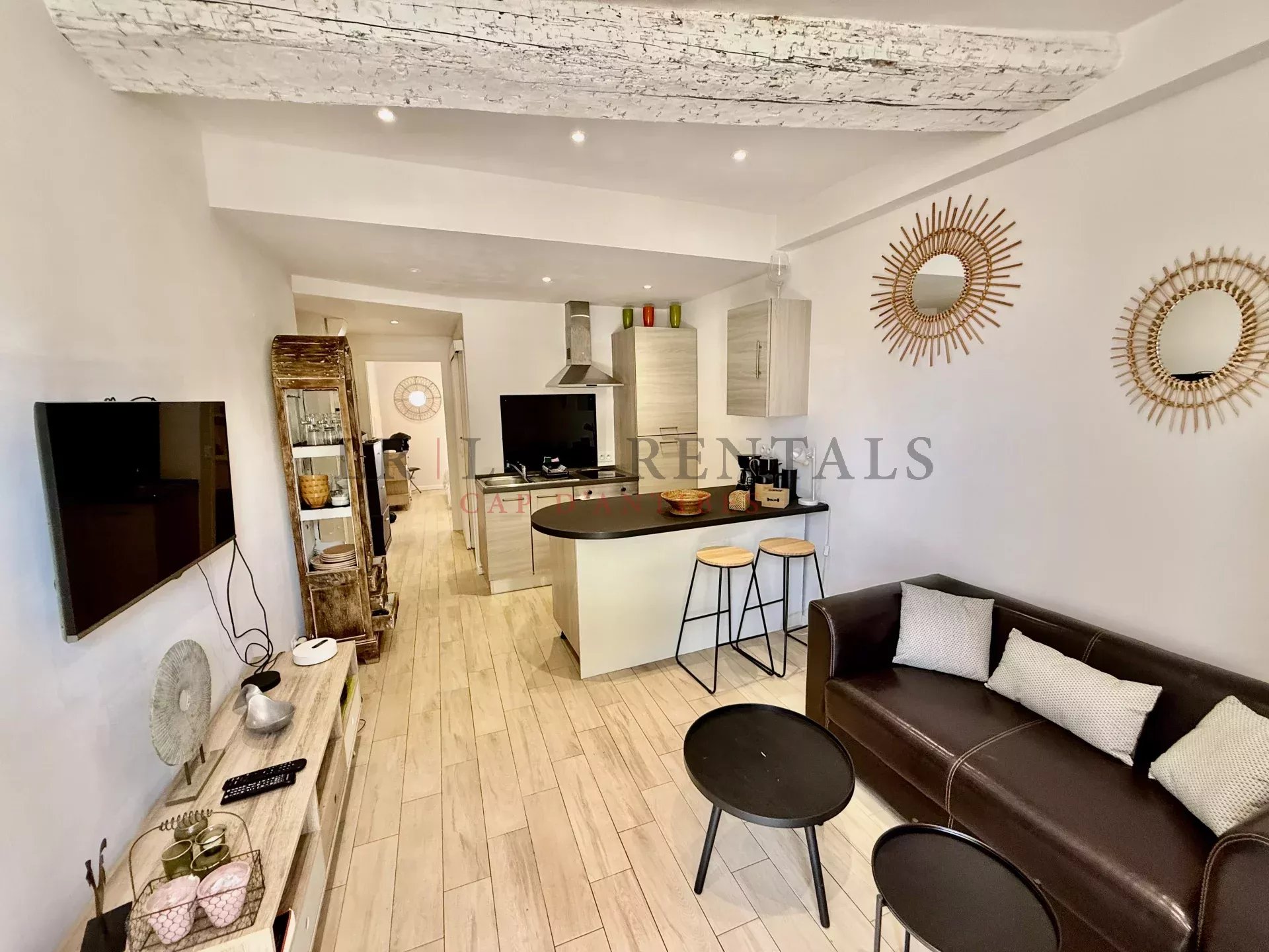 2P Vieil Antibes avec terrasse