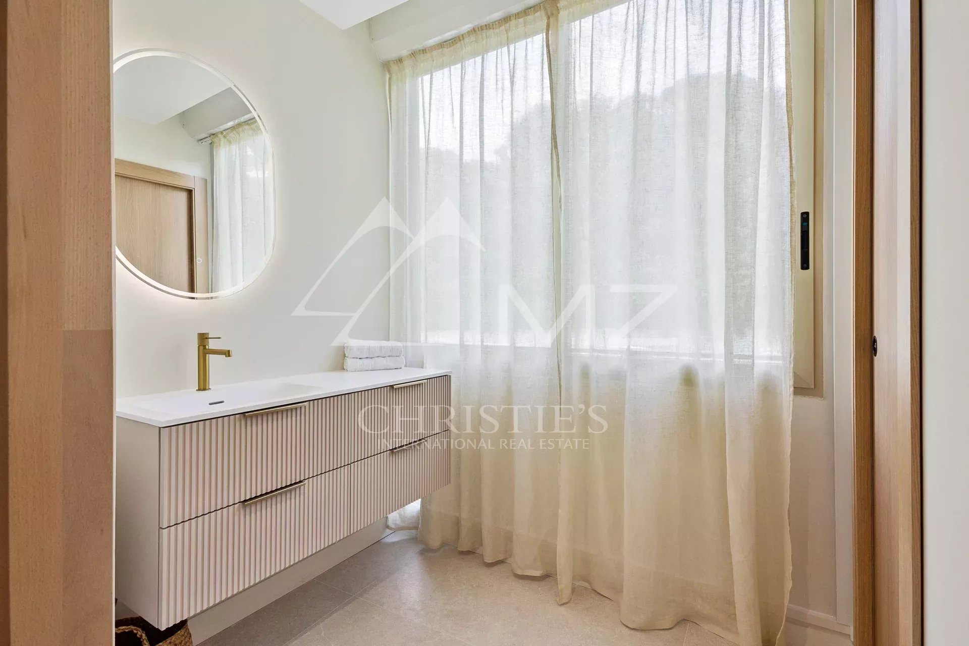 2 Bedroom Apartment/Flat's Image 10