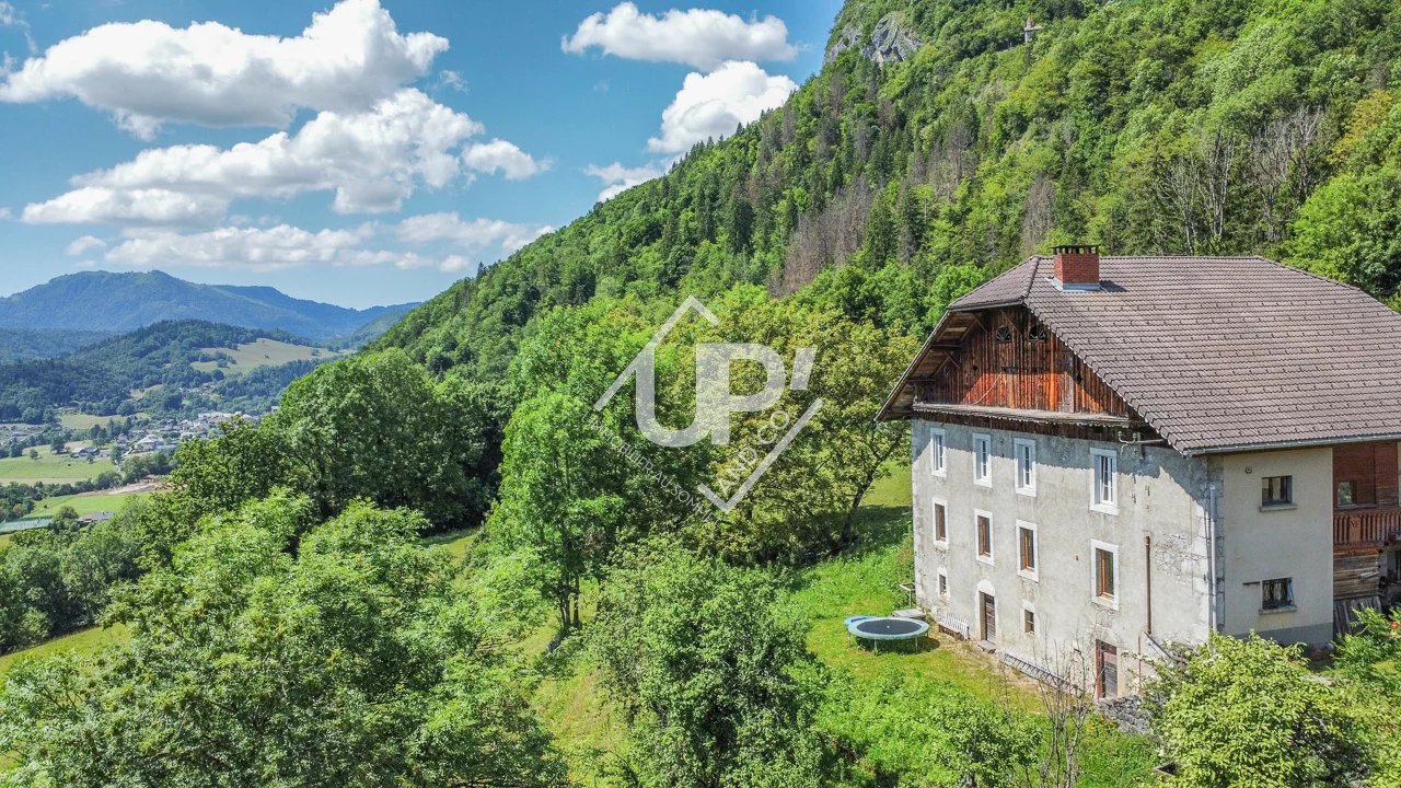 Maison avec potentiel dans un secteur calme et naturel