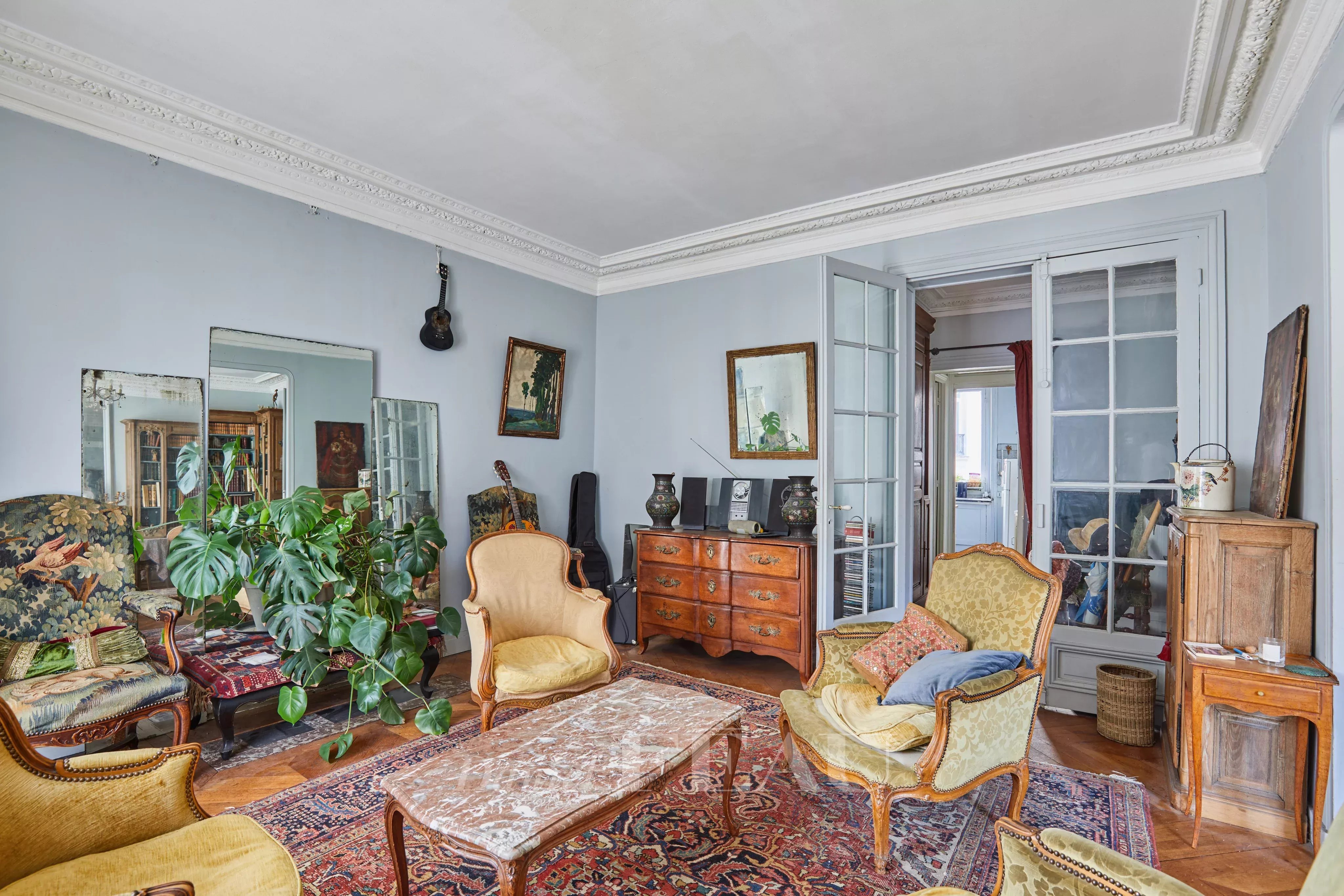 Sale Apartment Paris 16th