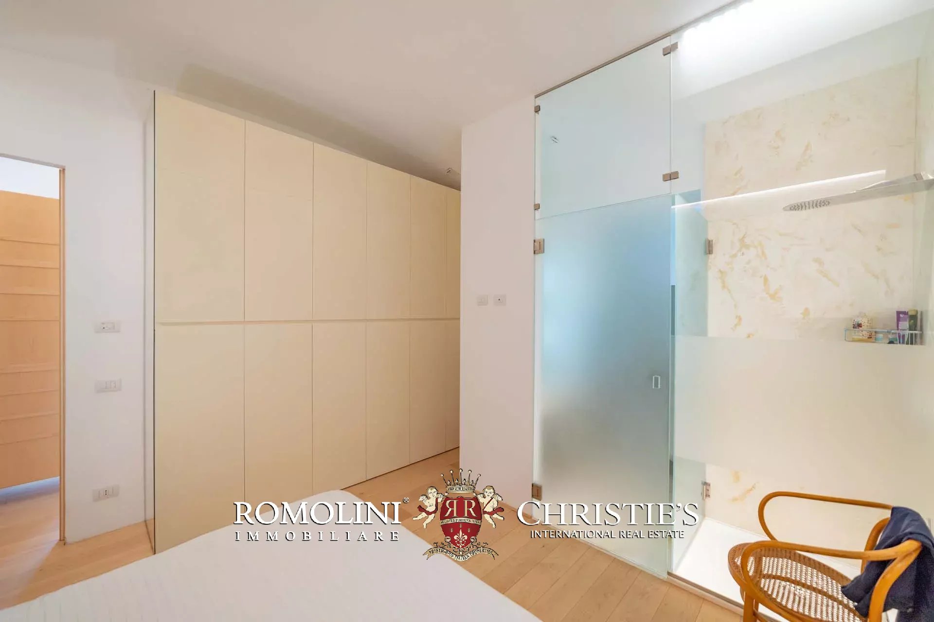 11 Bedroom Villa/Townhouse's Image 57