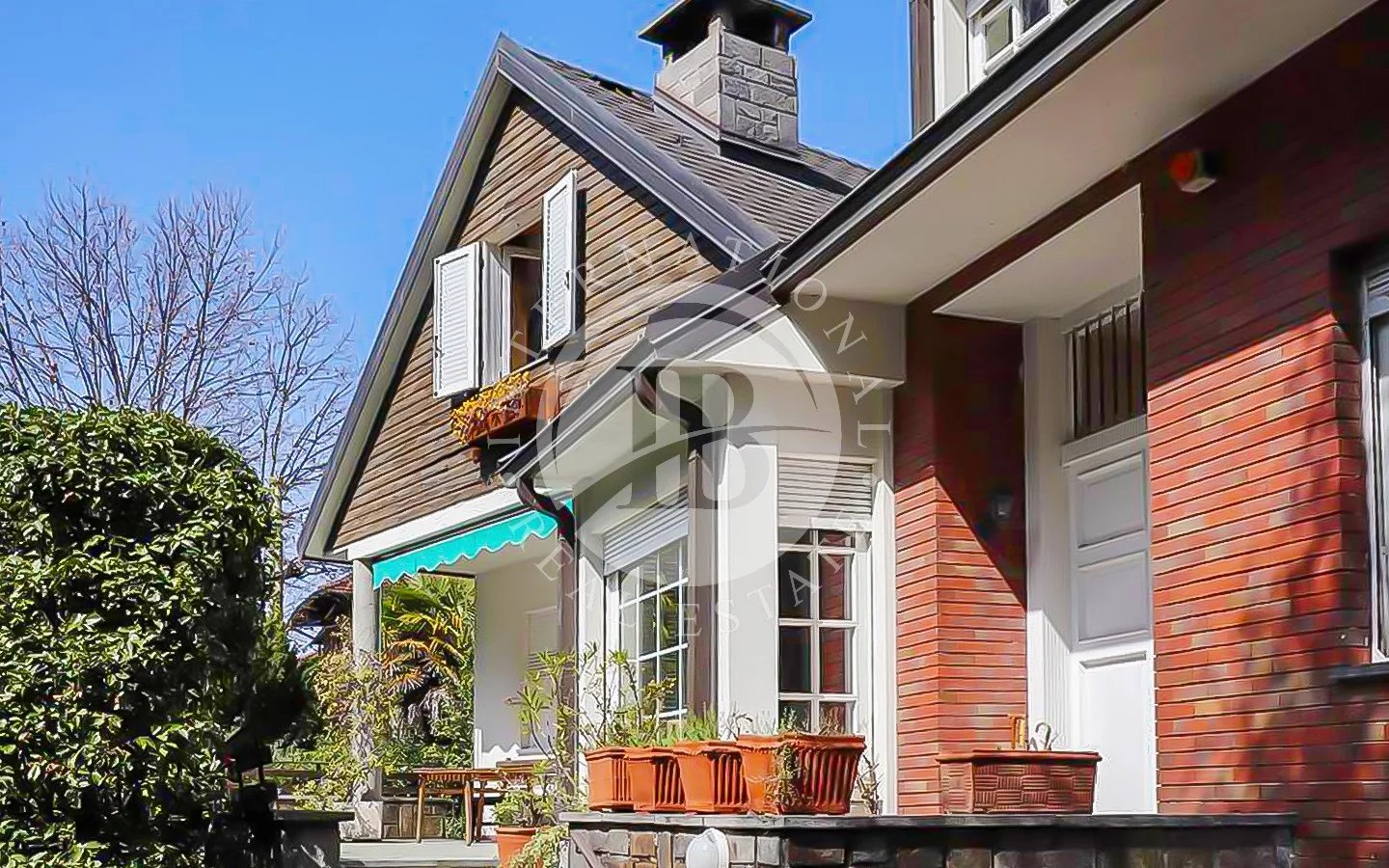 Villa in Stresa - view 1