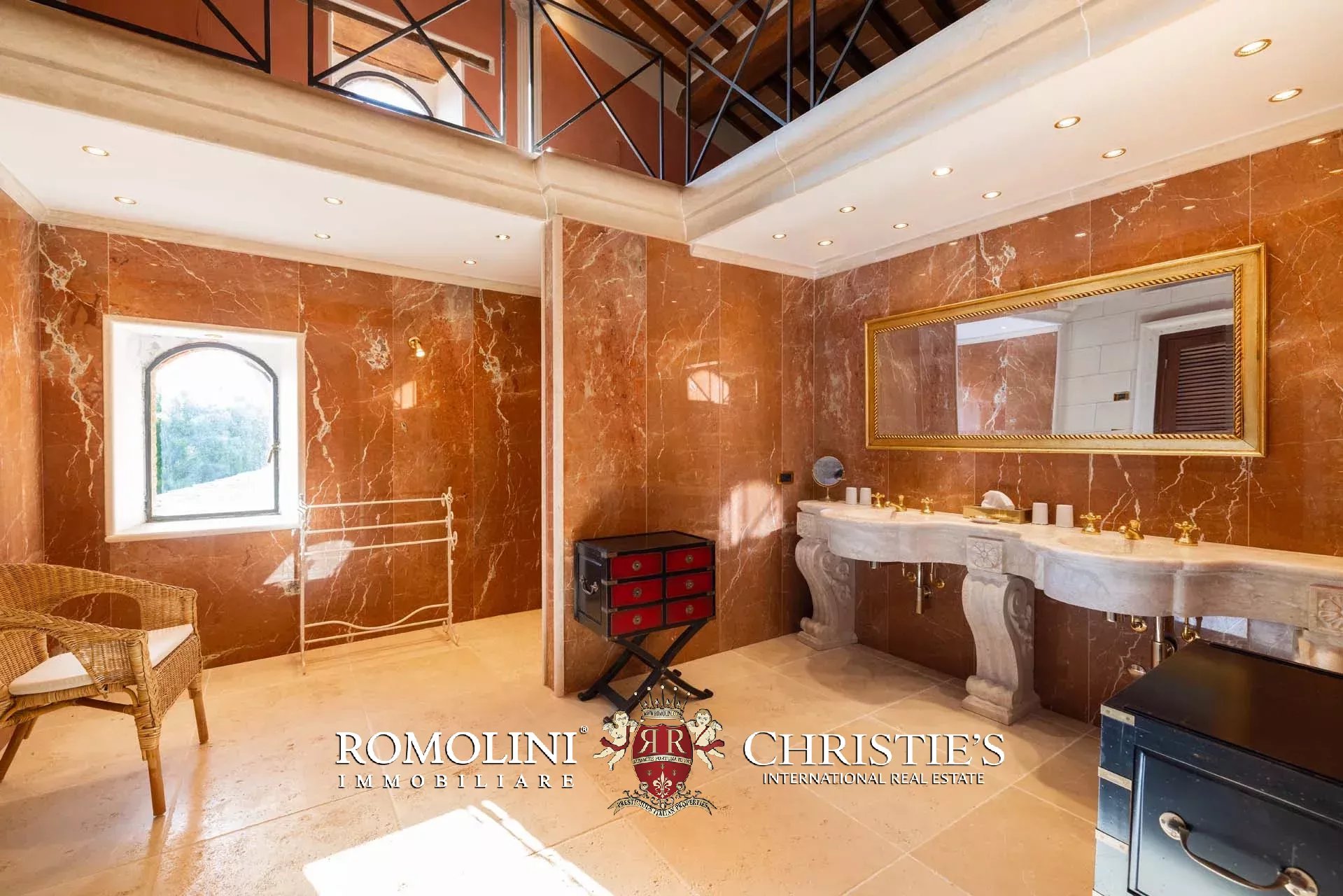 10 Bedroom Villa/Townhouse's Image 121