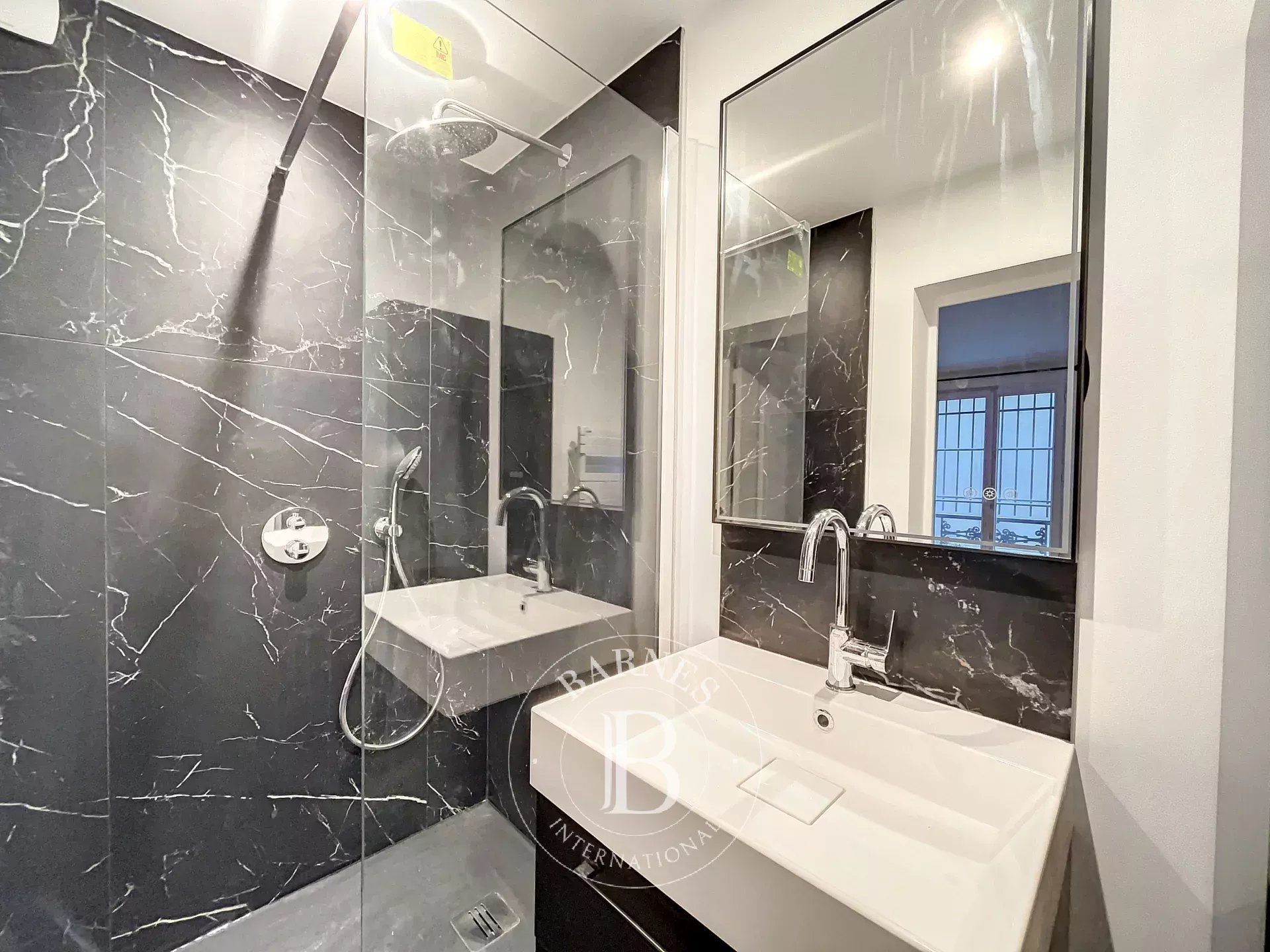 Daire Paris 8ème - picture 7