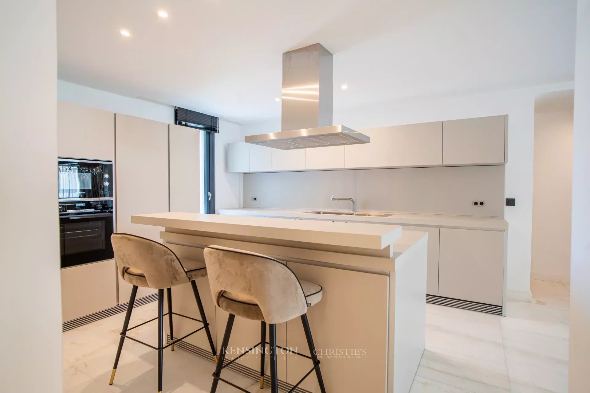 4 Bedroom Apartment/Flat's Image 6