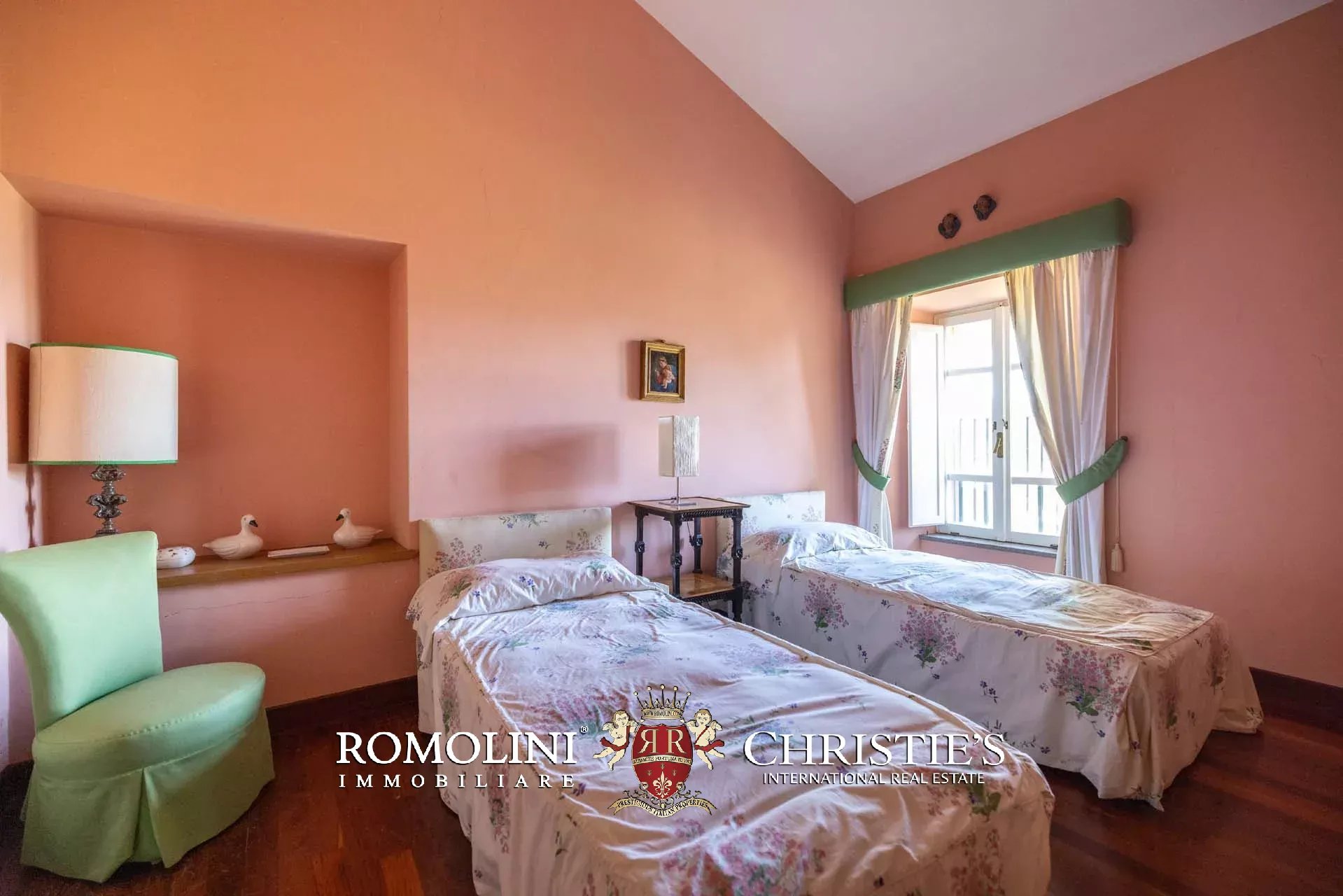 30 Bedroom Villa/Townhouse's Image 63