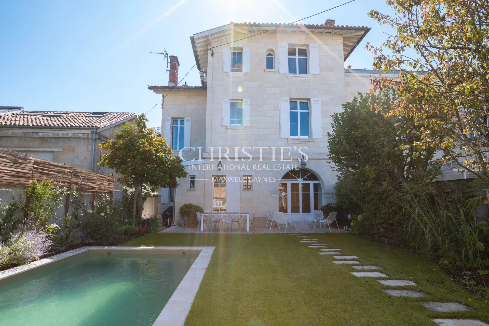 Bordeaux Parc Bordelais – Maison familiale, 5 suites, jardins, piscine et garage double