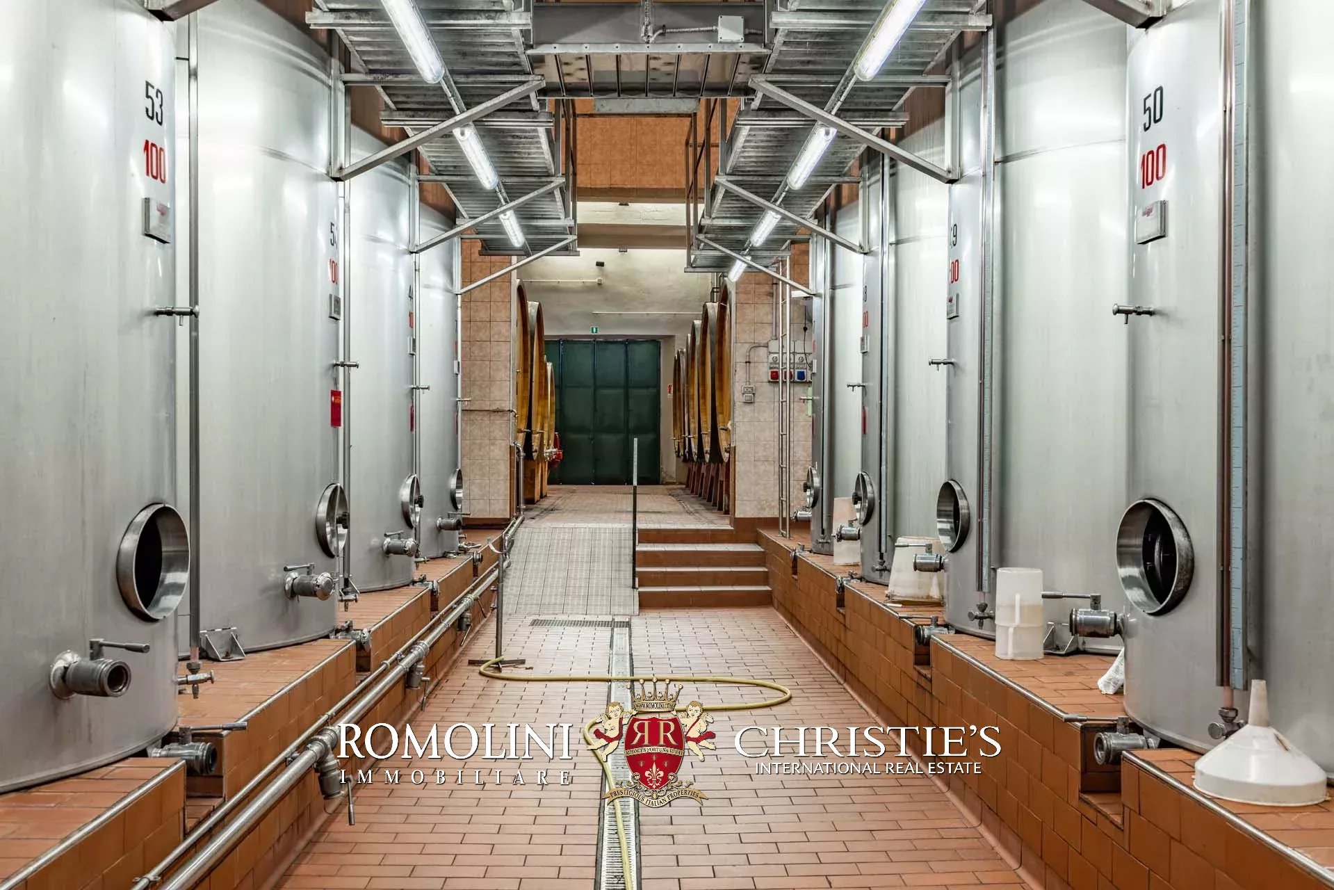 33 Bedroom Vineyard's Image 35