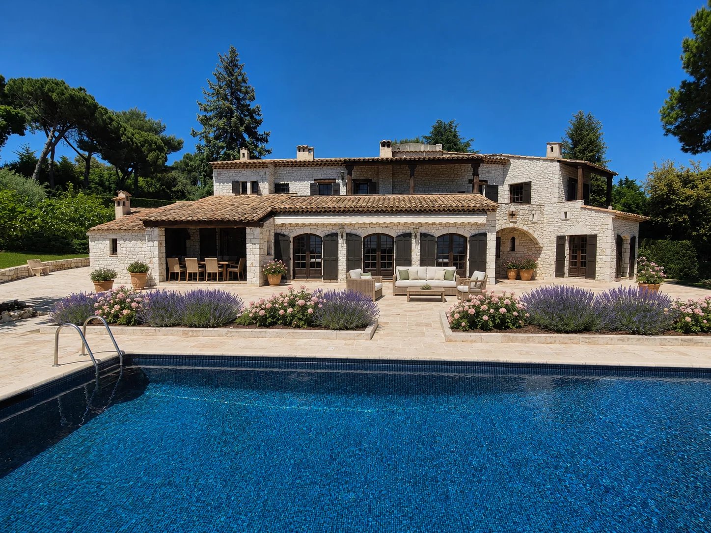 Image of Villa - 4 Bedrooms for Sale in Alpes-Maritimes-Saint-Paul-de-Vence-France, Image 2