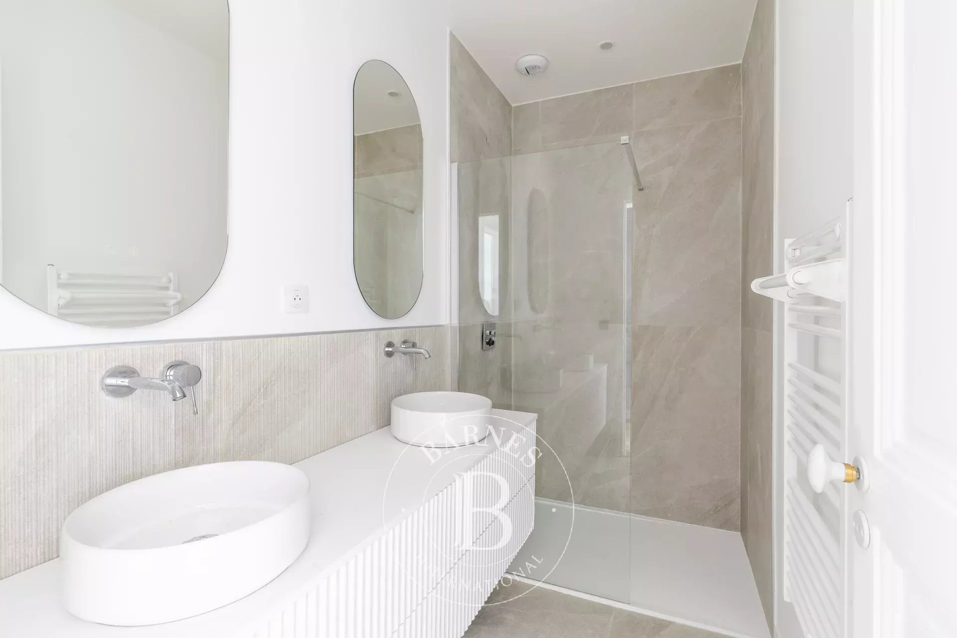 Daire Paris 3ème - picture 8