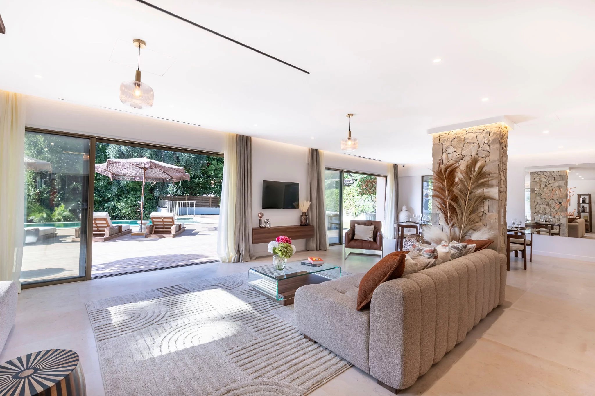 Image of Villa - 5 Bedrooms for Sale in Alpes-Maritimes-Cannes-France, Image 5