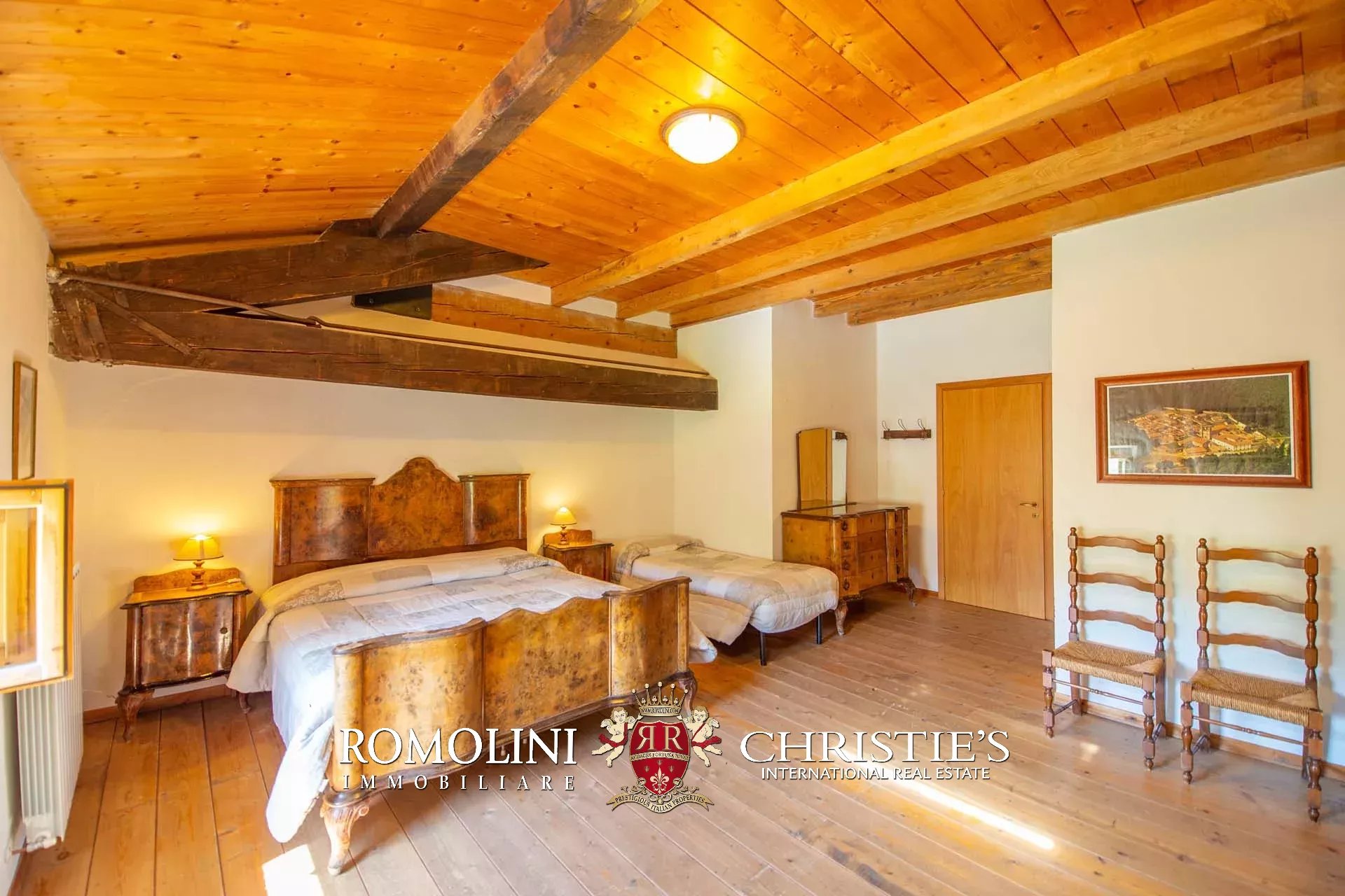 10 Bedroom Villa/Townhouse's Image 29