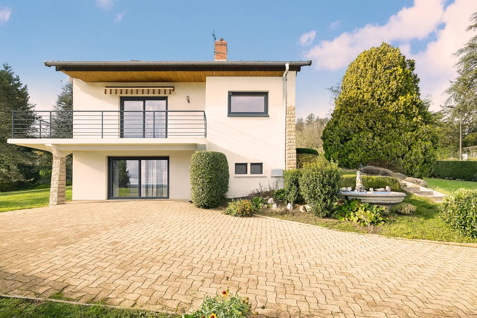 Maison familiale 7 pièces - Centre de Dardilly - Parc de 3100 m²