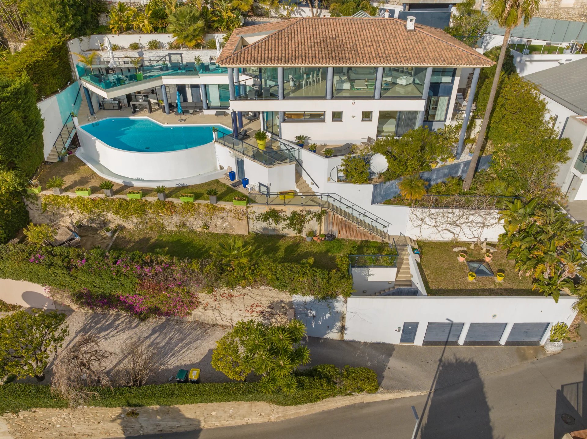 Exceptional Contemporary Villa with Panoramic Sea Views