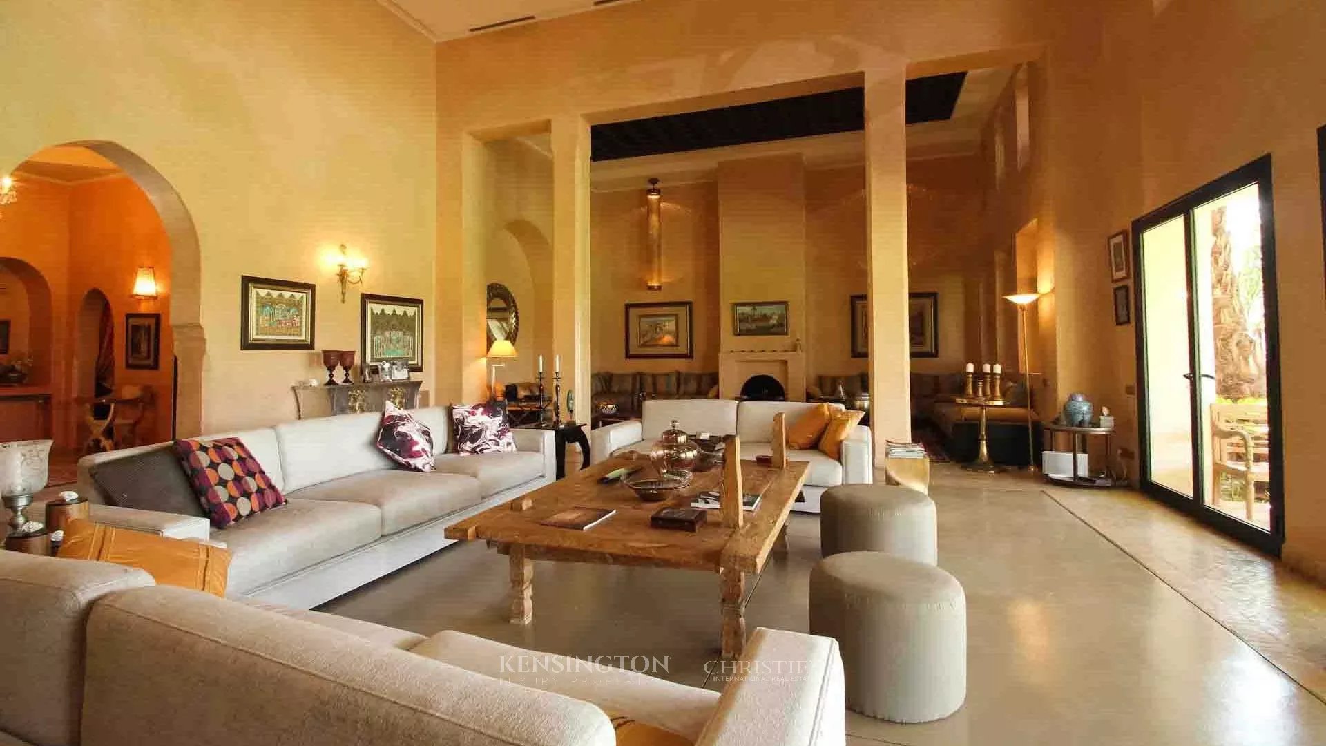 6 Bedroom Villa/Townhouse's Image 15