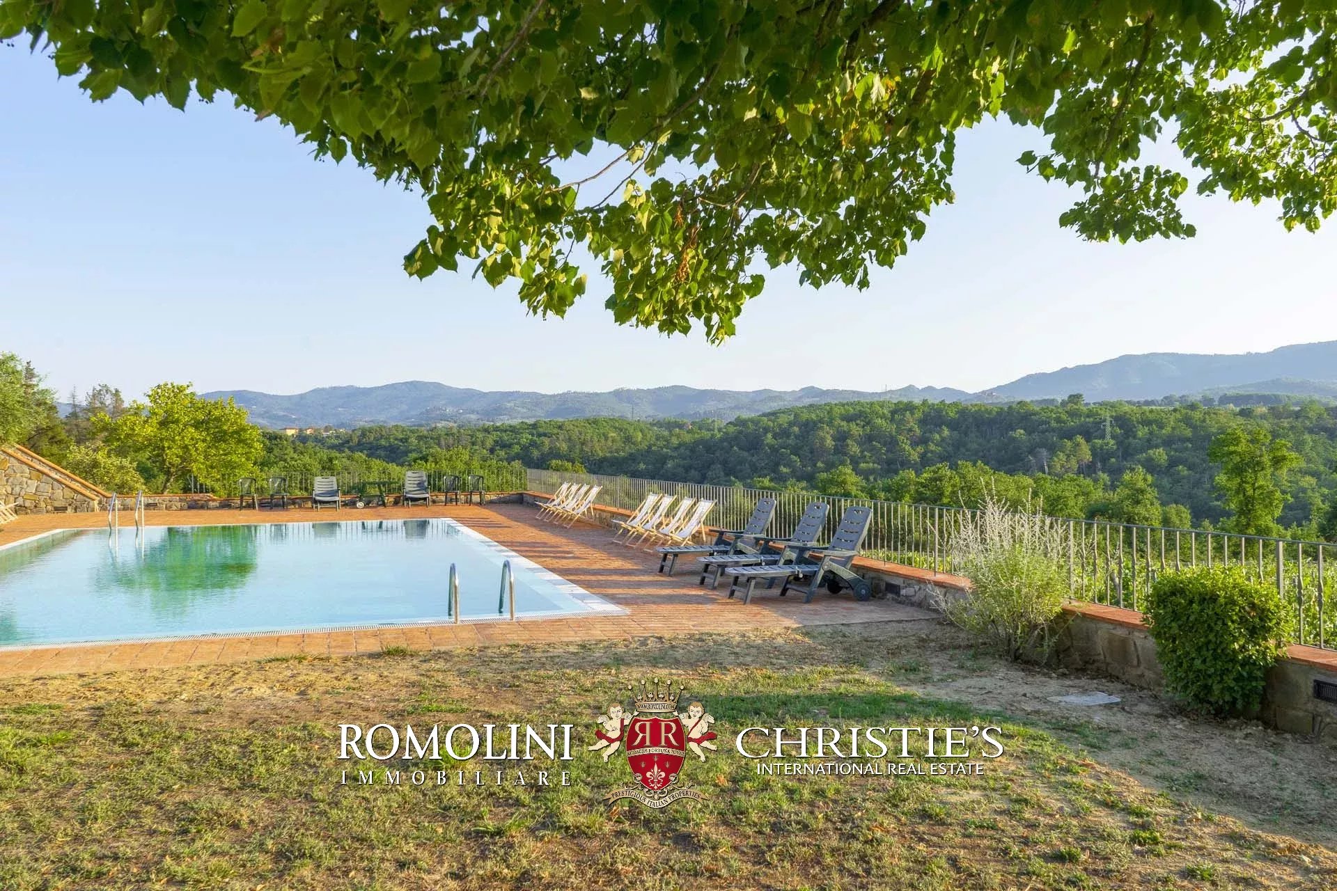 4 Bedroom Vineyard's Image 3