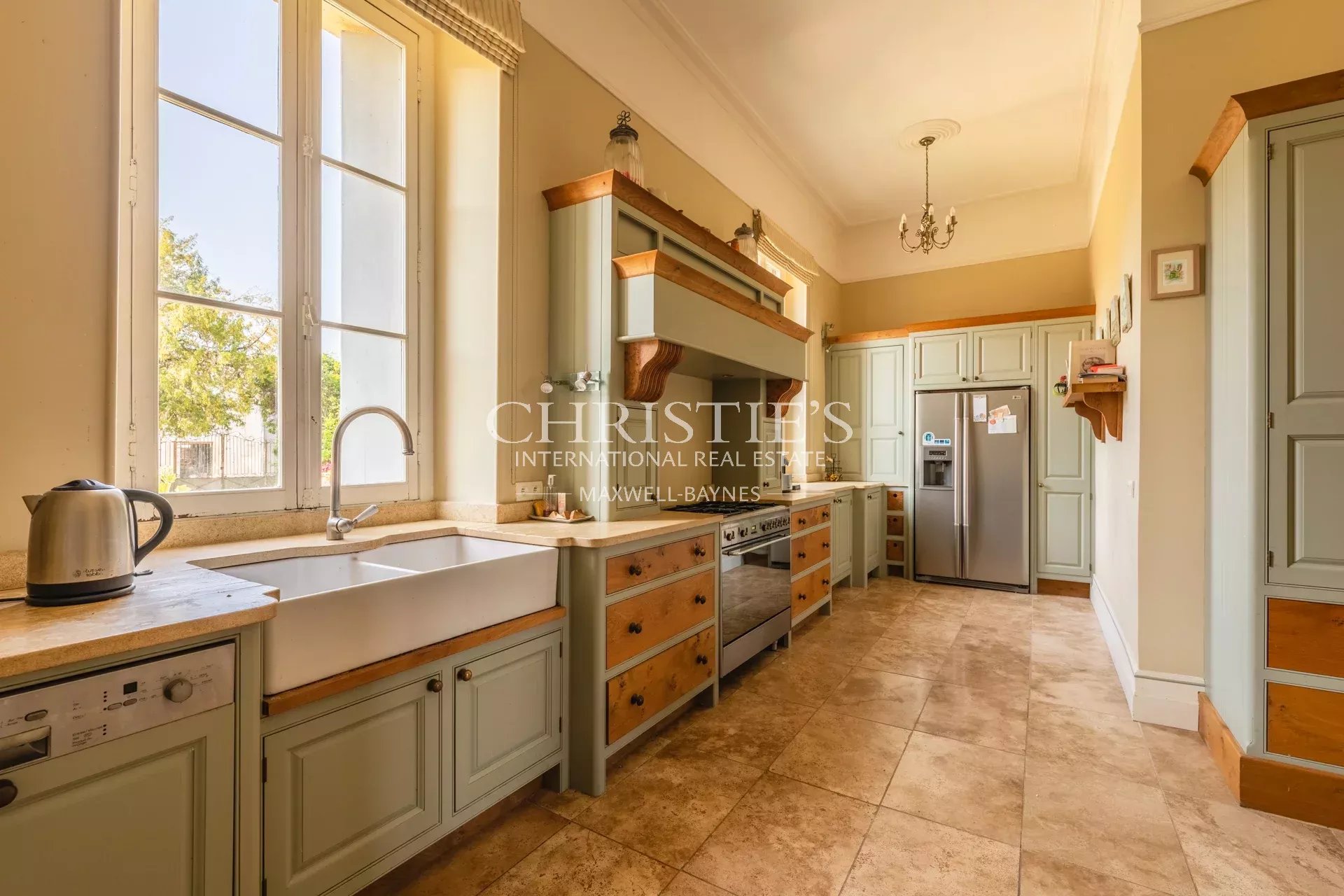 7 Bedroom Chateau's Image 7