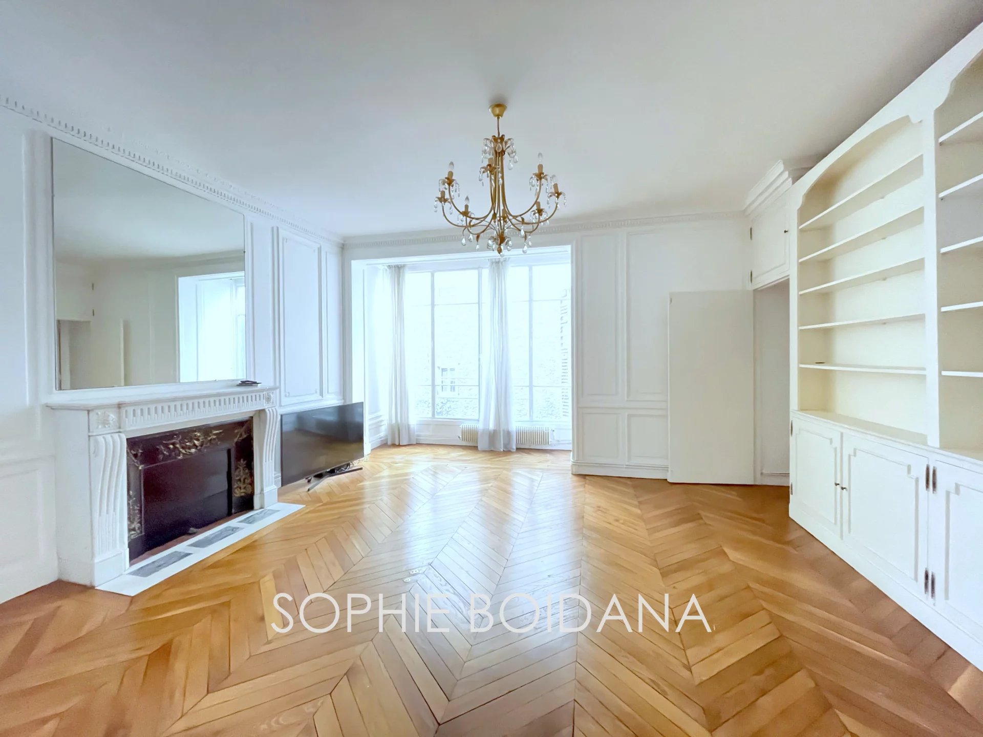 EXCLUSIVITE - Paris 16eme - Foch  - 188.45m² -  5 pièces - 4 chambres -  4ème étage