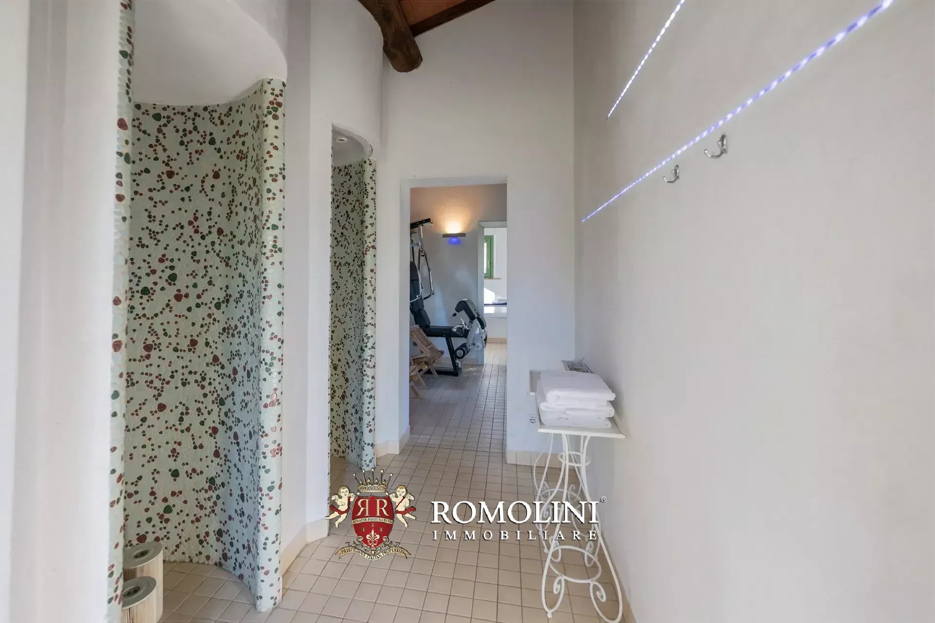AGRITURISMO CON CENTRO BENESSERE IN VENDITA IN MAREMMA, TOSCANA