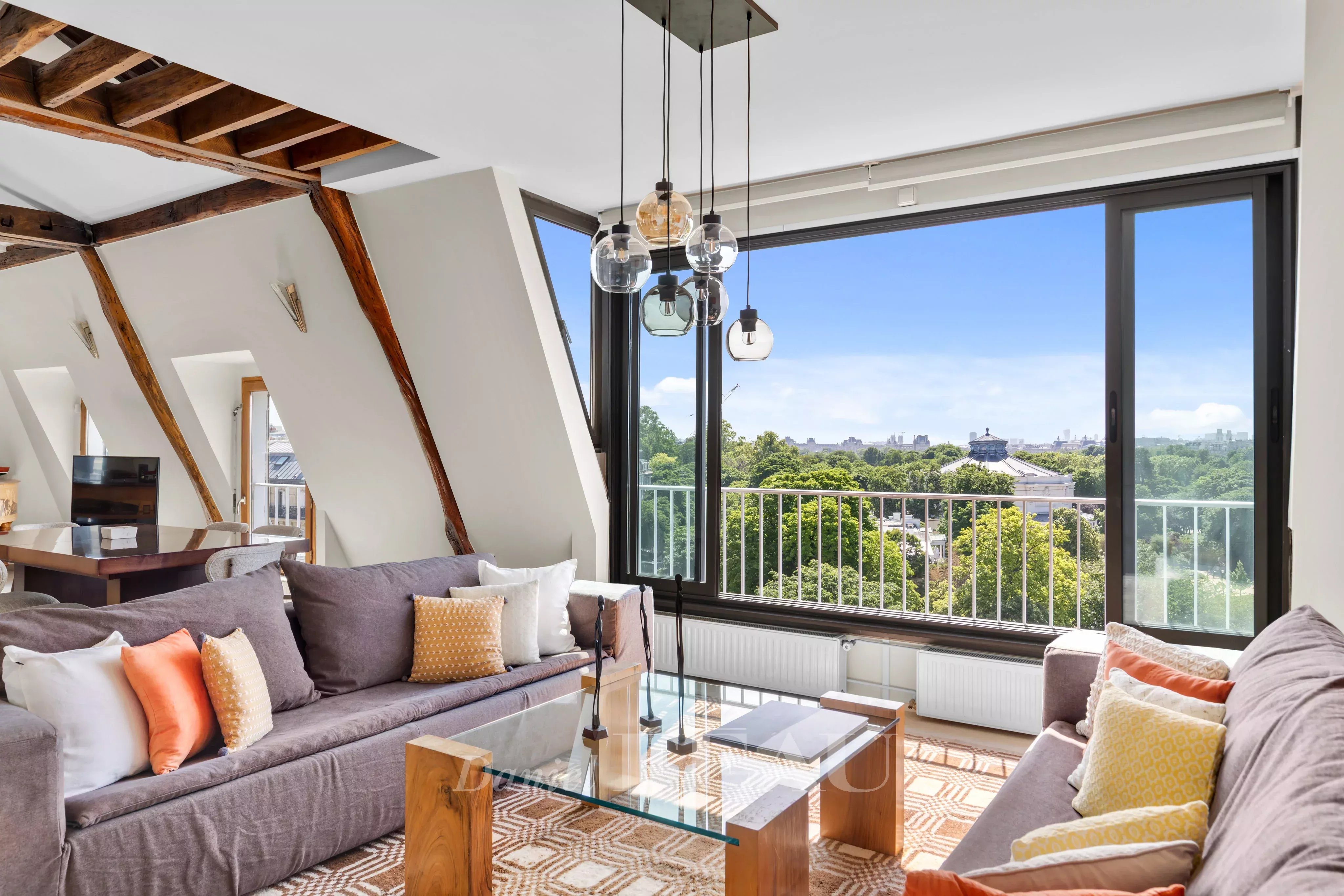 Sale Apartment Paris 8th