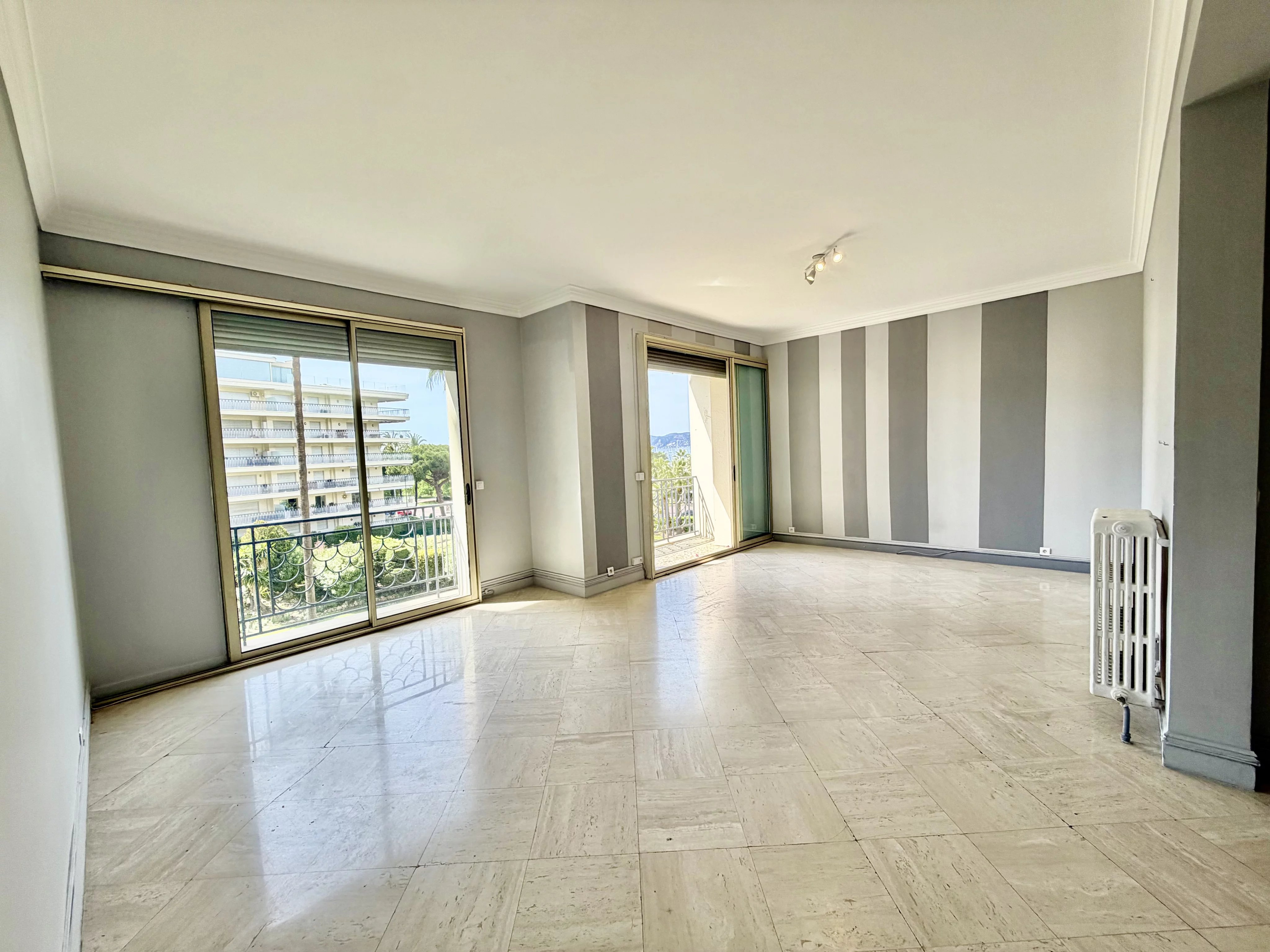 Un appartement Cannes, sur la Croisette.