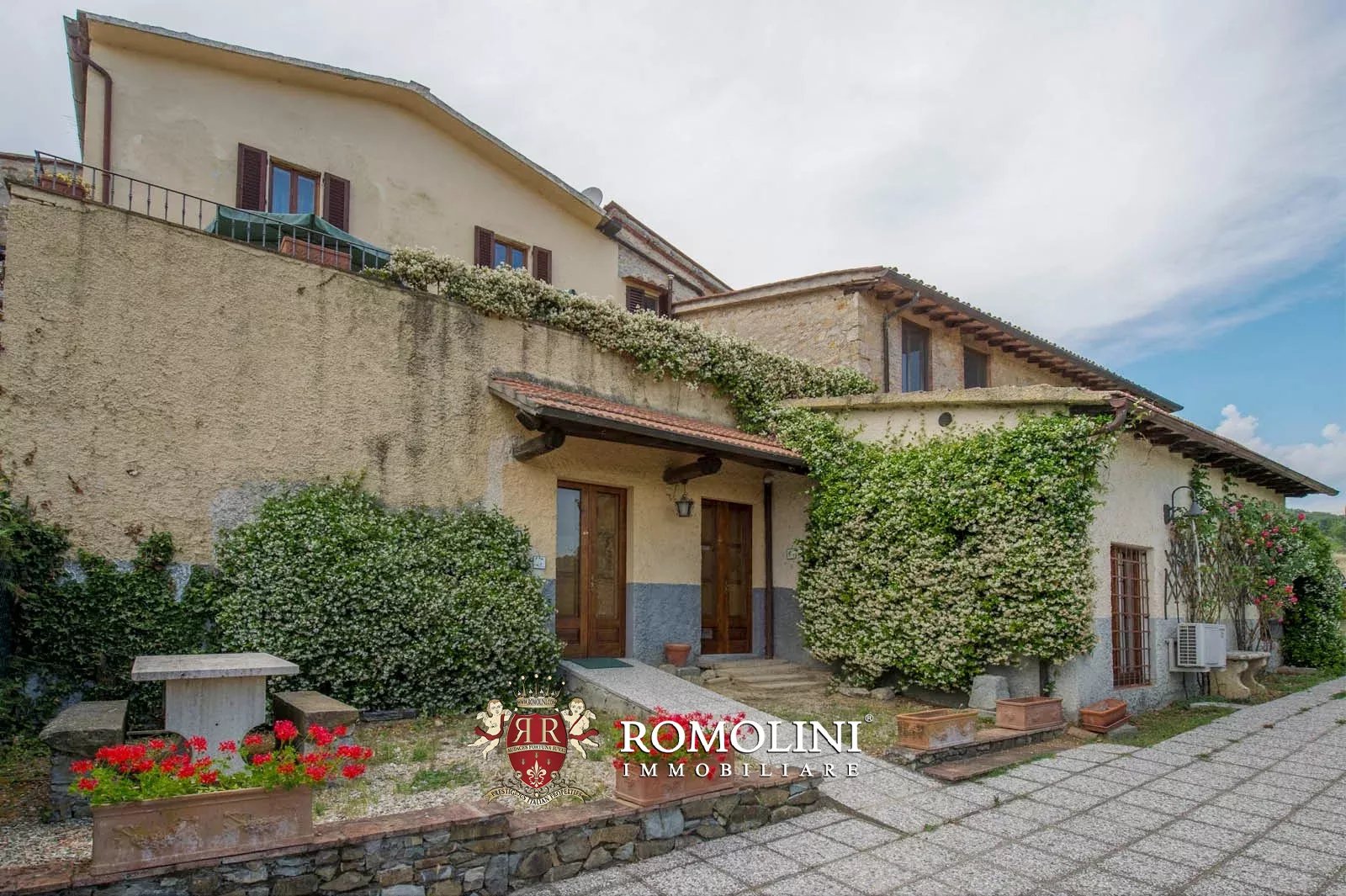 53 Bedroom Vineyard's Image 34