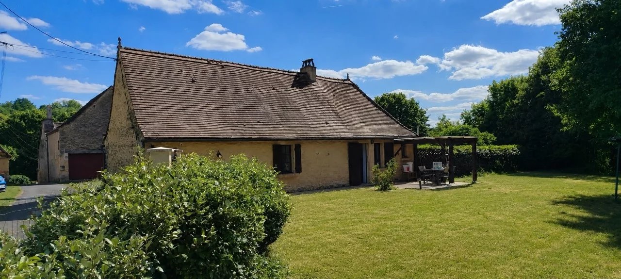 MAISON PERIGOURDINE EN PIERRE, AVEC PHOTOVOLTAÏQUES, 3 CHAMBRES