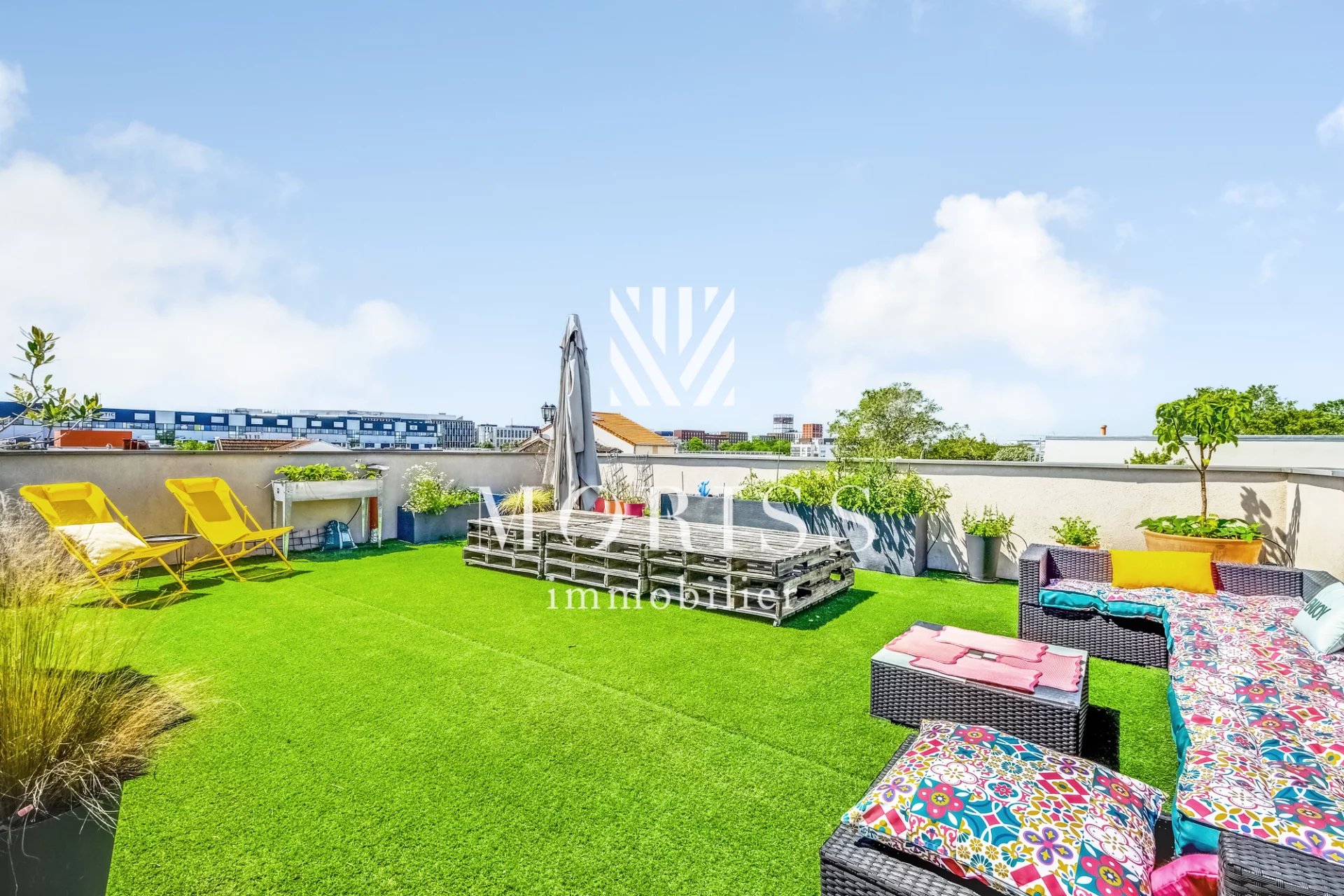 MAISON INDIVIDUELLE / ROOFTOP / ATYPIQUE / COUP DE COEUR / 217M2 - Image Array