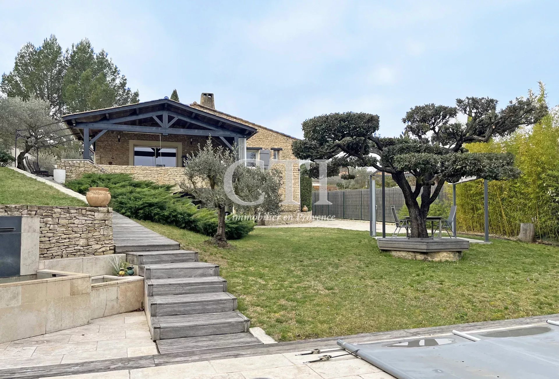 Agence immobilière de 