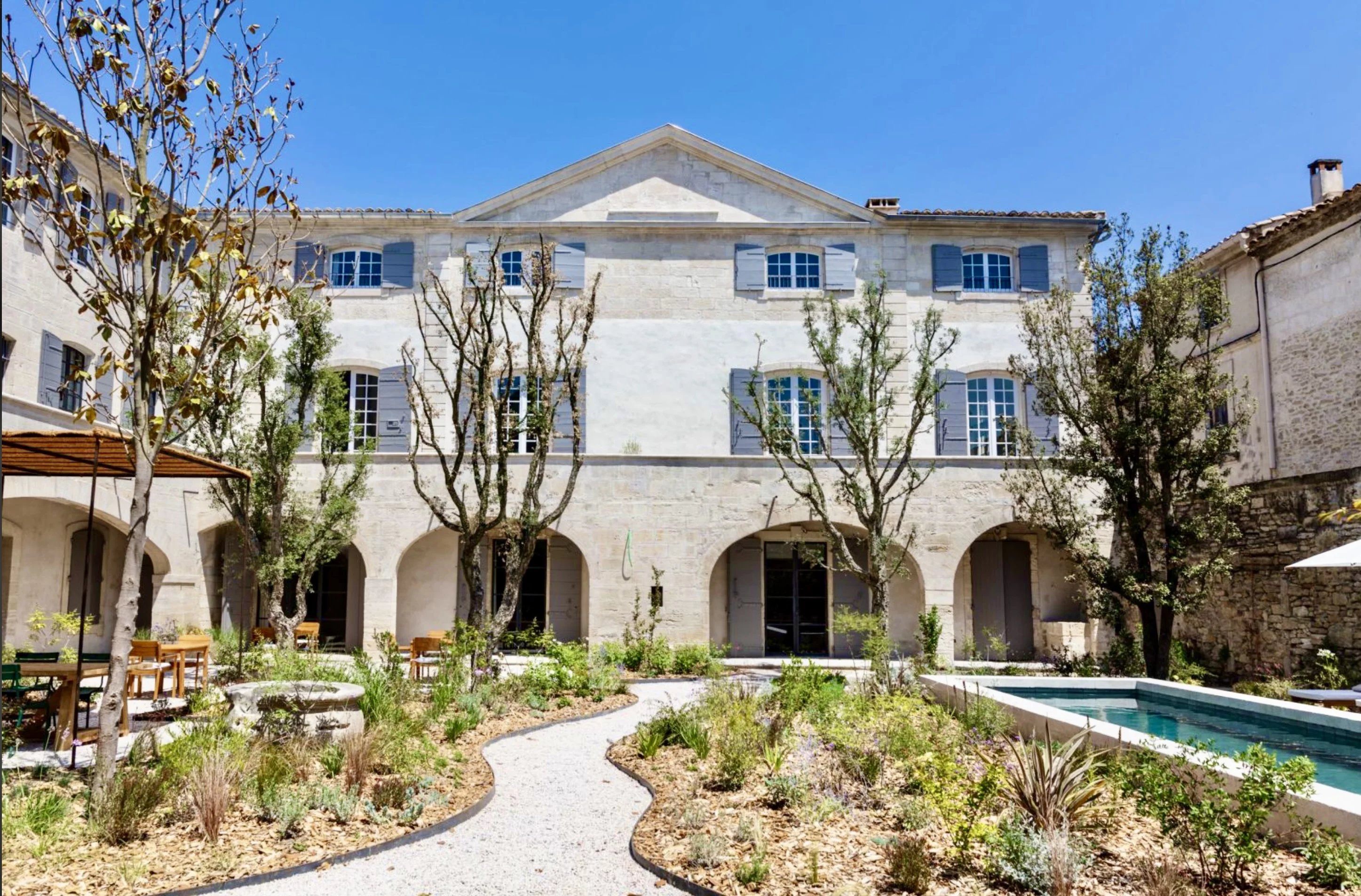 Hôtel particulier de charme et de prestige en centre village