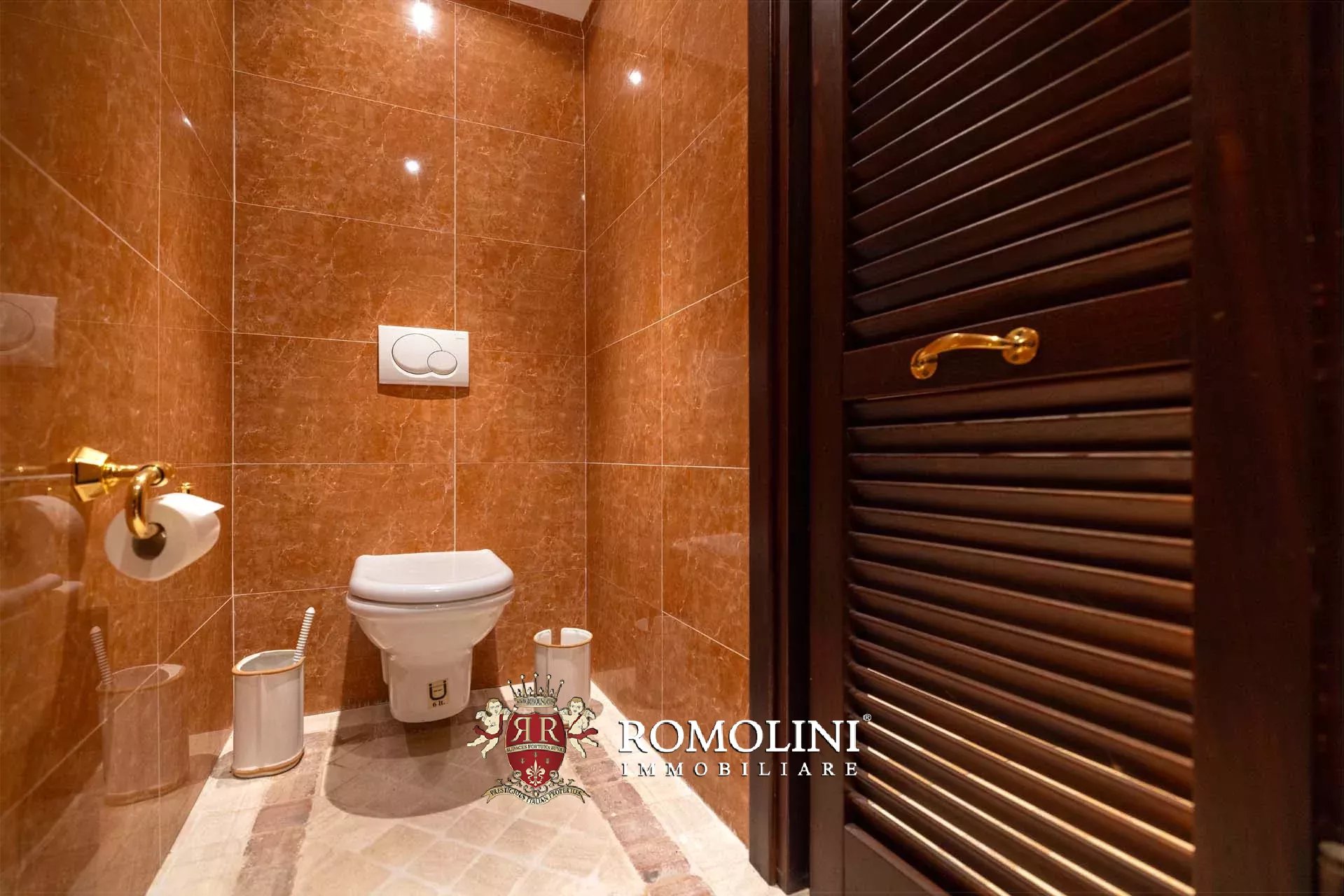 10 Bedroom Villa/Townhouse's Image 152