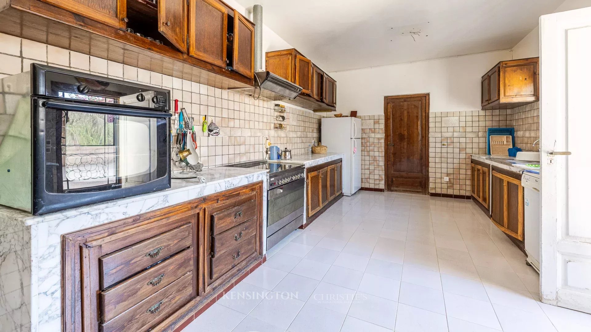 9 Bedroom Villa/Townhouse's Image 21