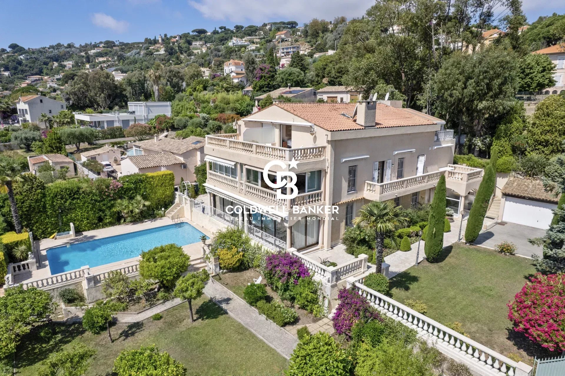 Golfe-Juan – Lumineux Duplex avec Vue Mer Panoramique Mer et Piscine