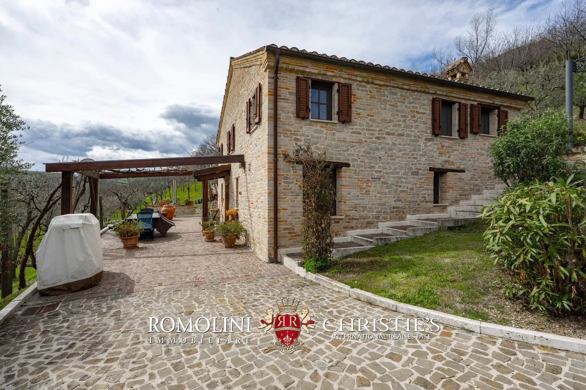 13 Bedroom Vineyard's Image 13