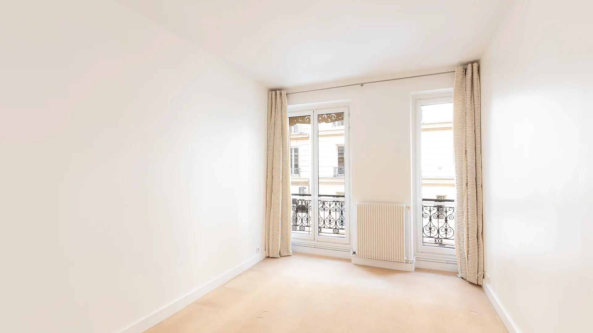 Paris 16e - VILLAGE D'AUTEUIL / POUSSIN