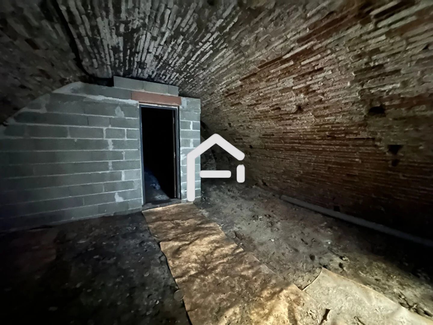 Cave 80m² quartier CARMES/ RESERVE OU AMENAGEMENT EN LOTS