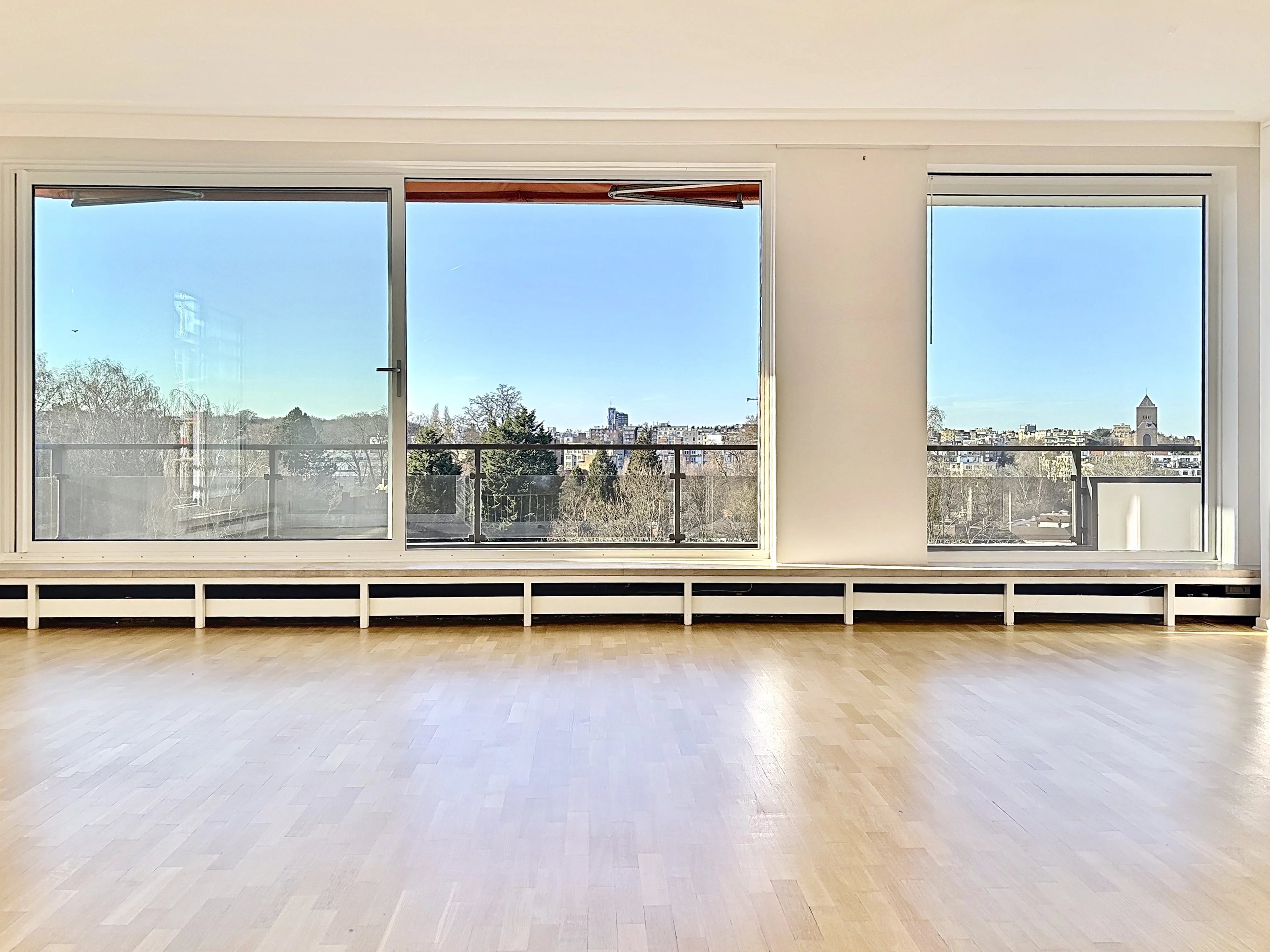 Appartement 3 chambres, terrasses, 2 garages