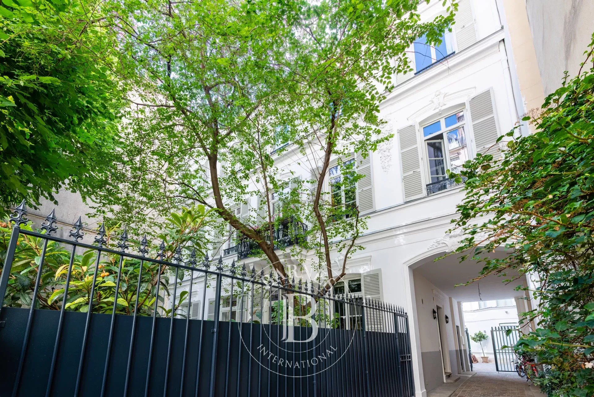 Paris 16 - Exclusive - Spontini/Foch - 3-bedroom apartment - picture 13