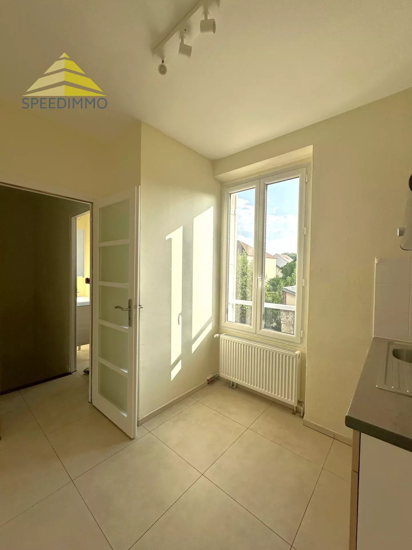 Arrendamento Apartamento - Mandres-les-Roses