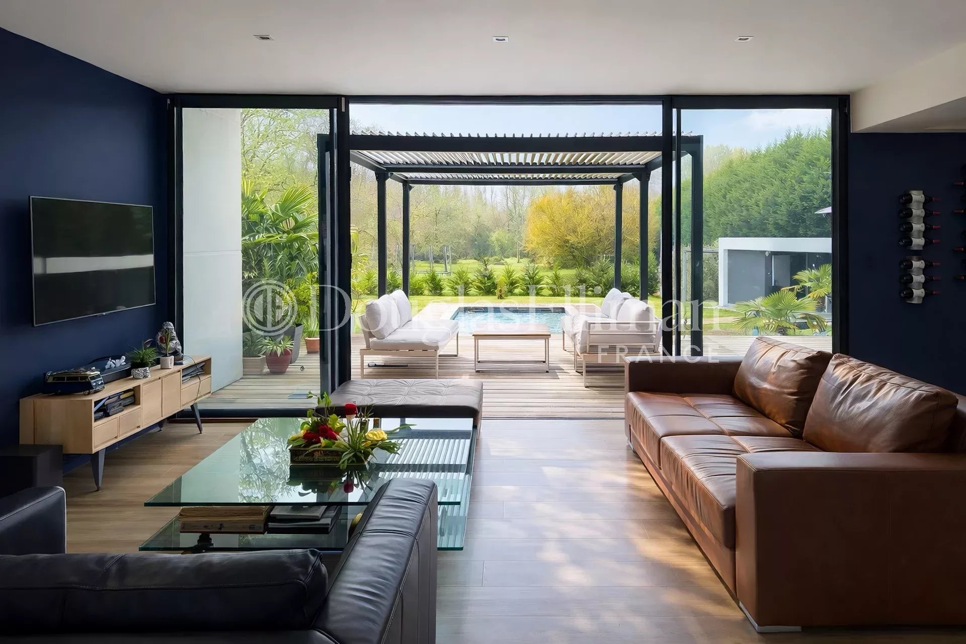 LEOGNAN – CONTEMPORARY HOUSE WITH SWIMMING POOL - Picture n°3