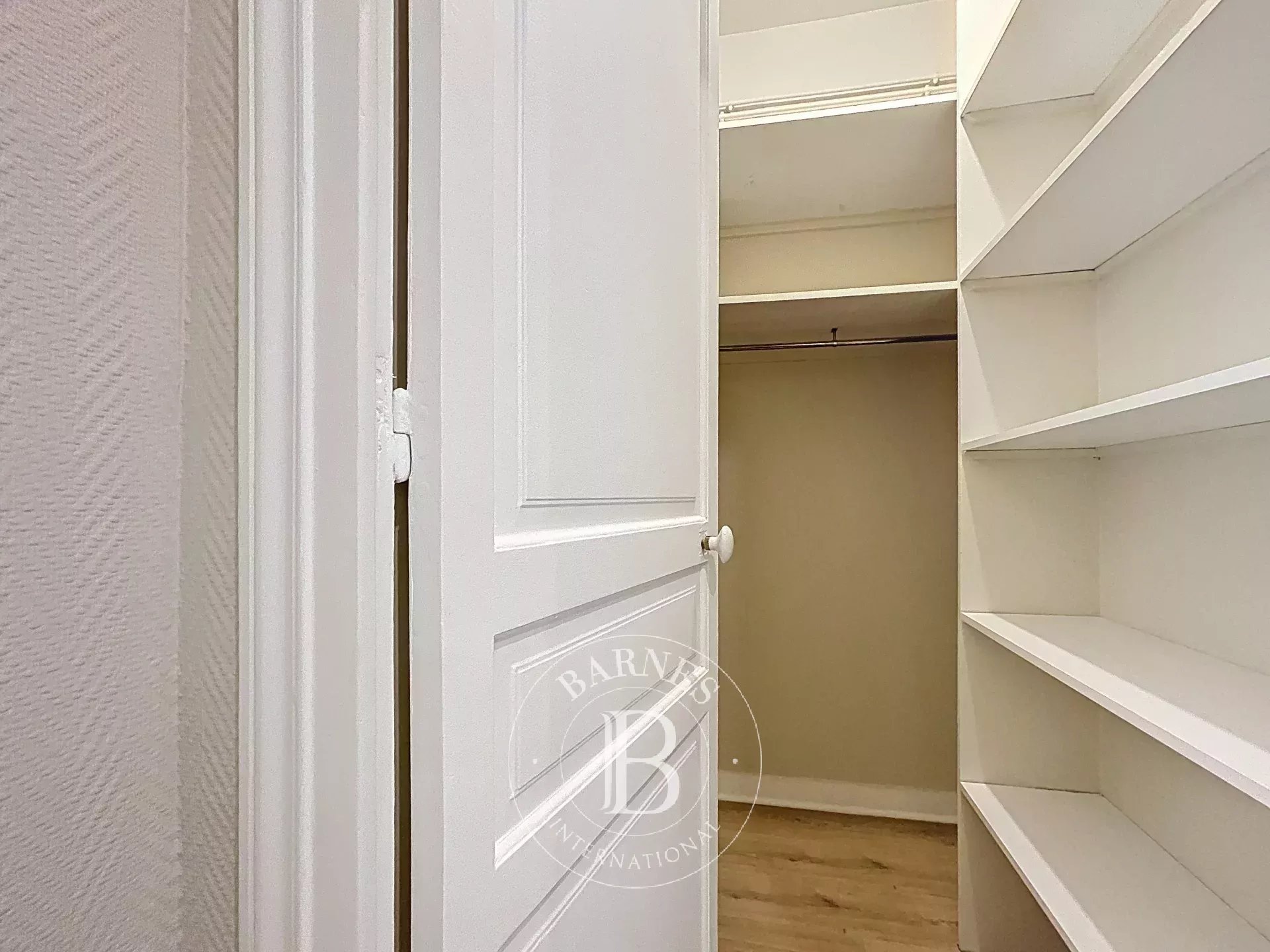 Daire Paris 10ème - picture 16