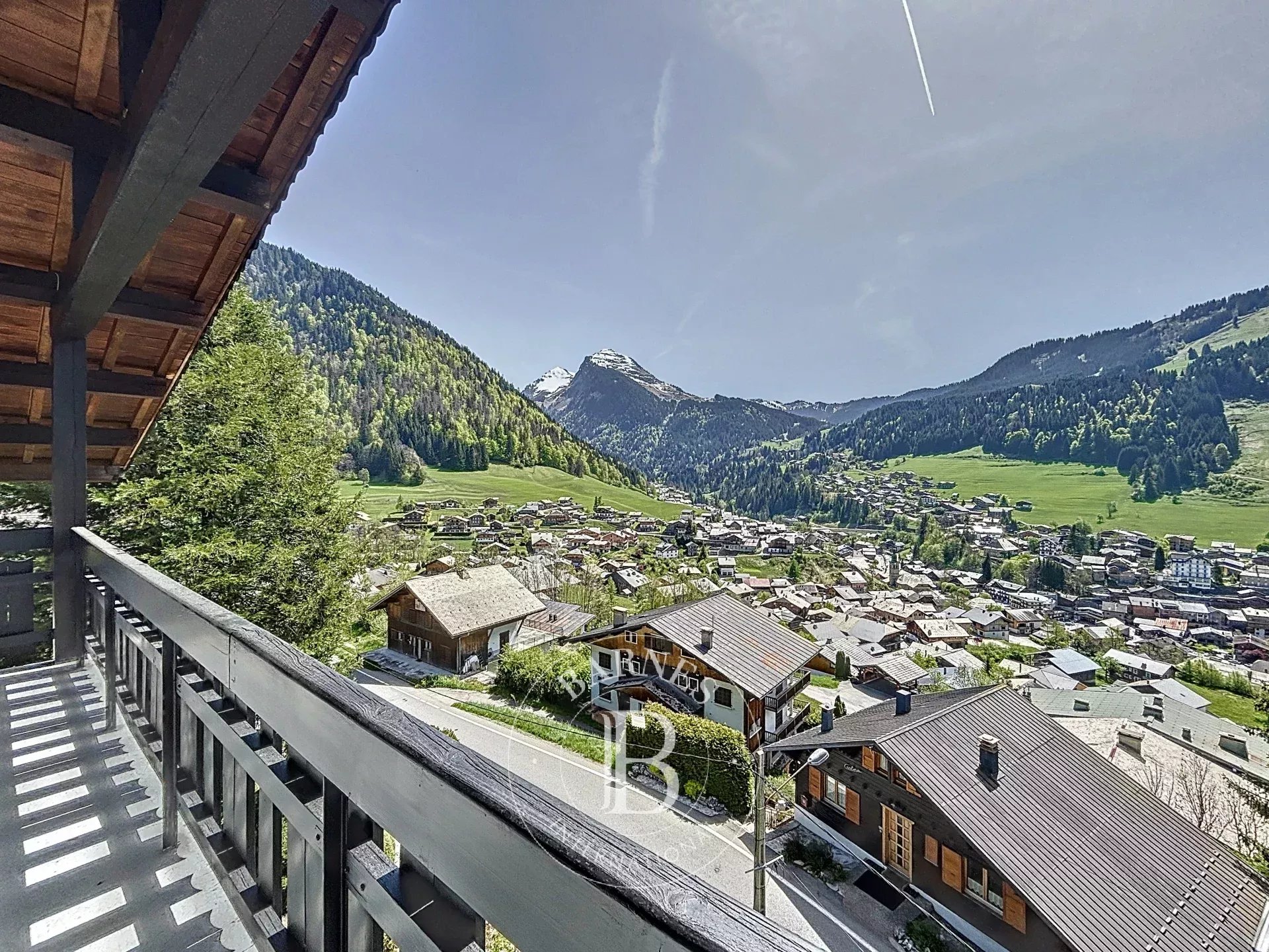 Photo of Morzine – 170 sqm family chalet to renovate – Panoramic views – Close to village centre
