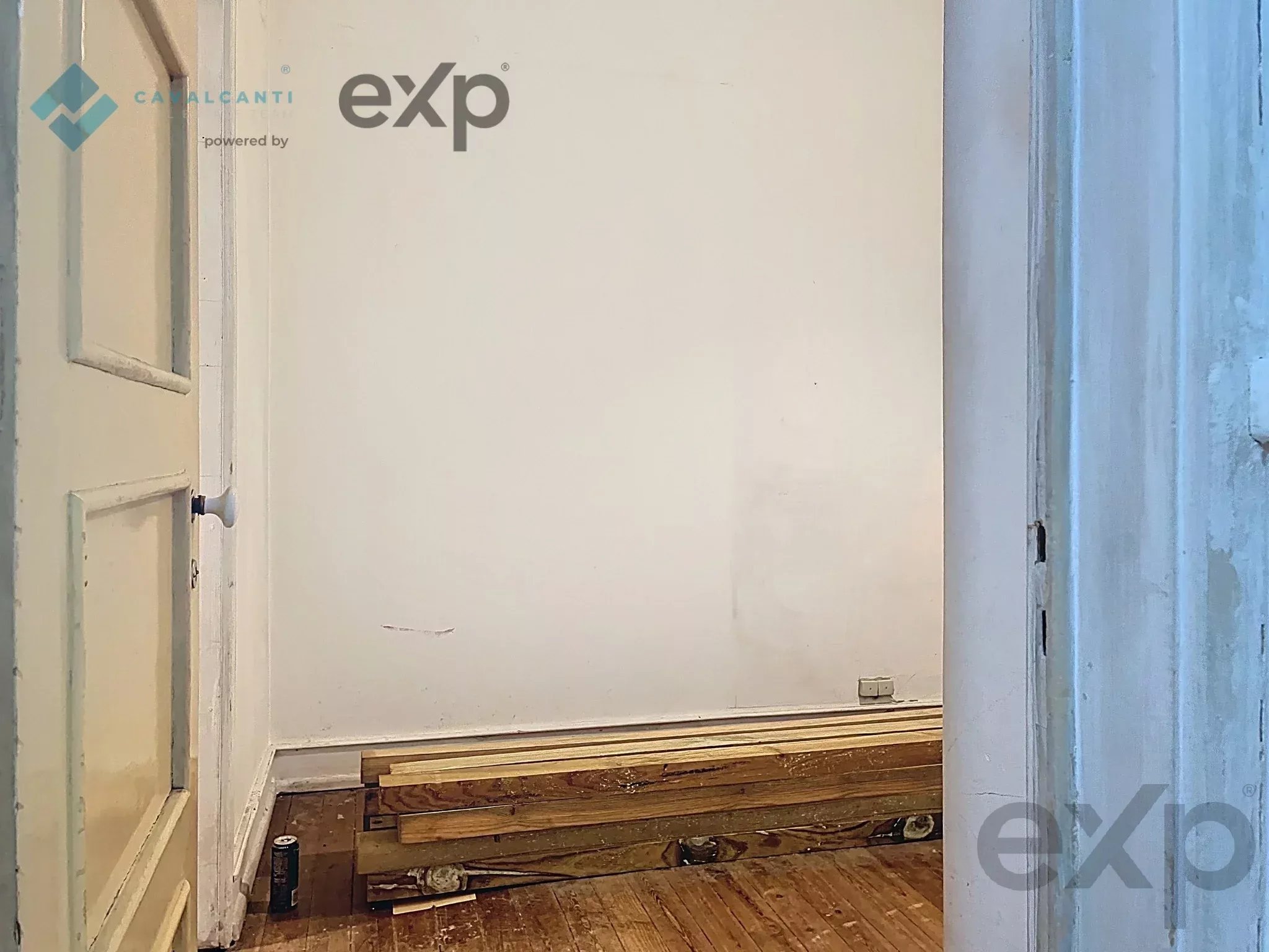 3-bedroom with charm and patio for renovation – Lisbon 86916807 image 8