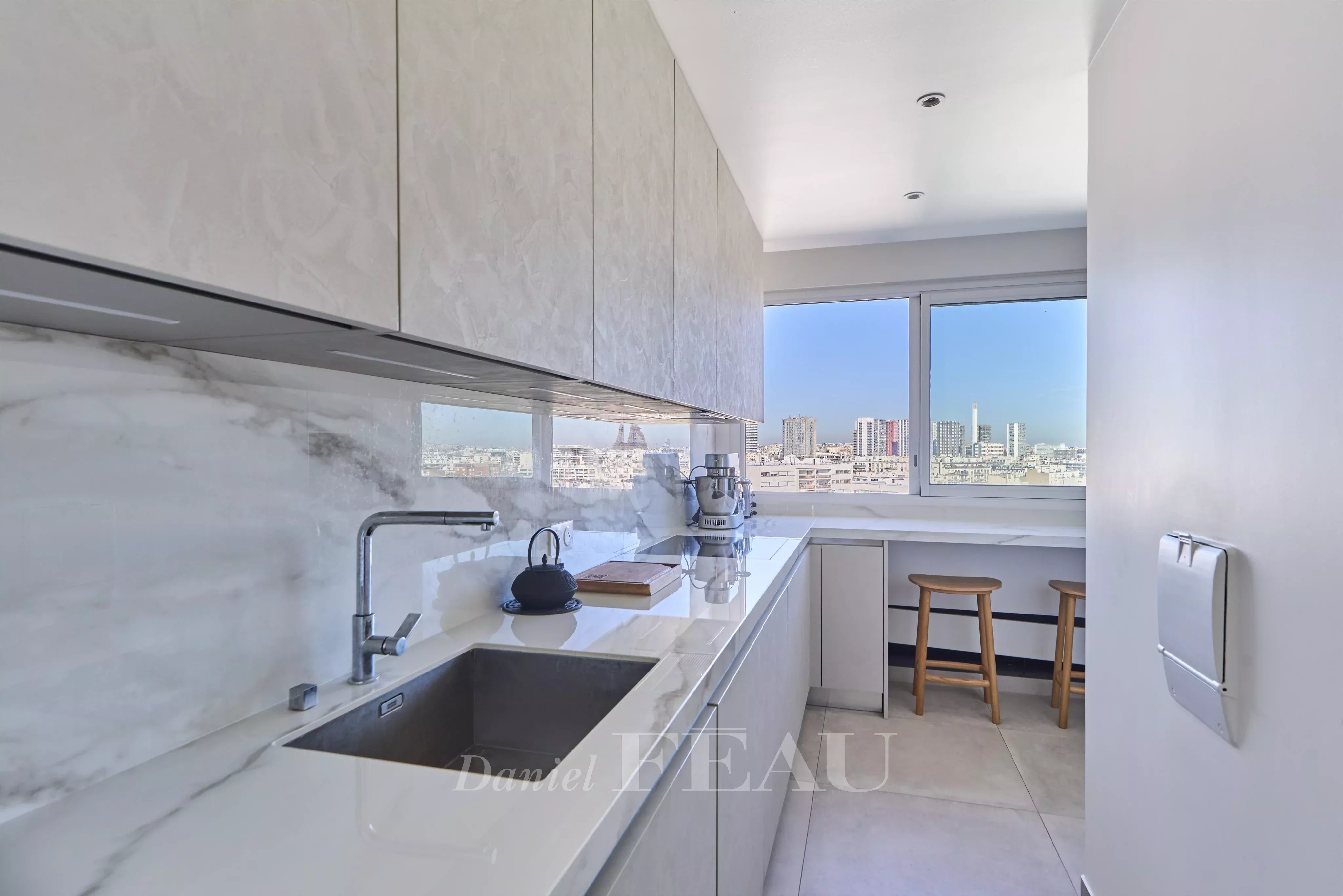 Sale Apartment Paris 15th