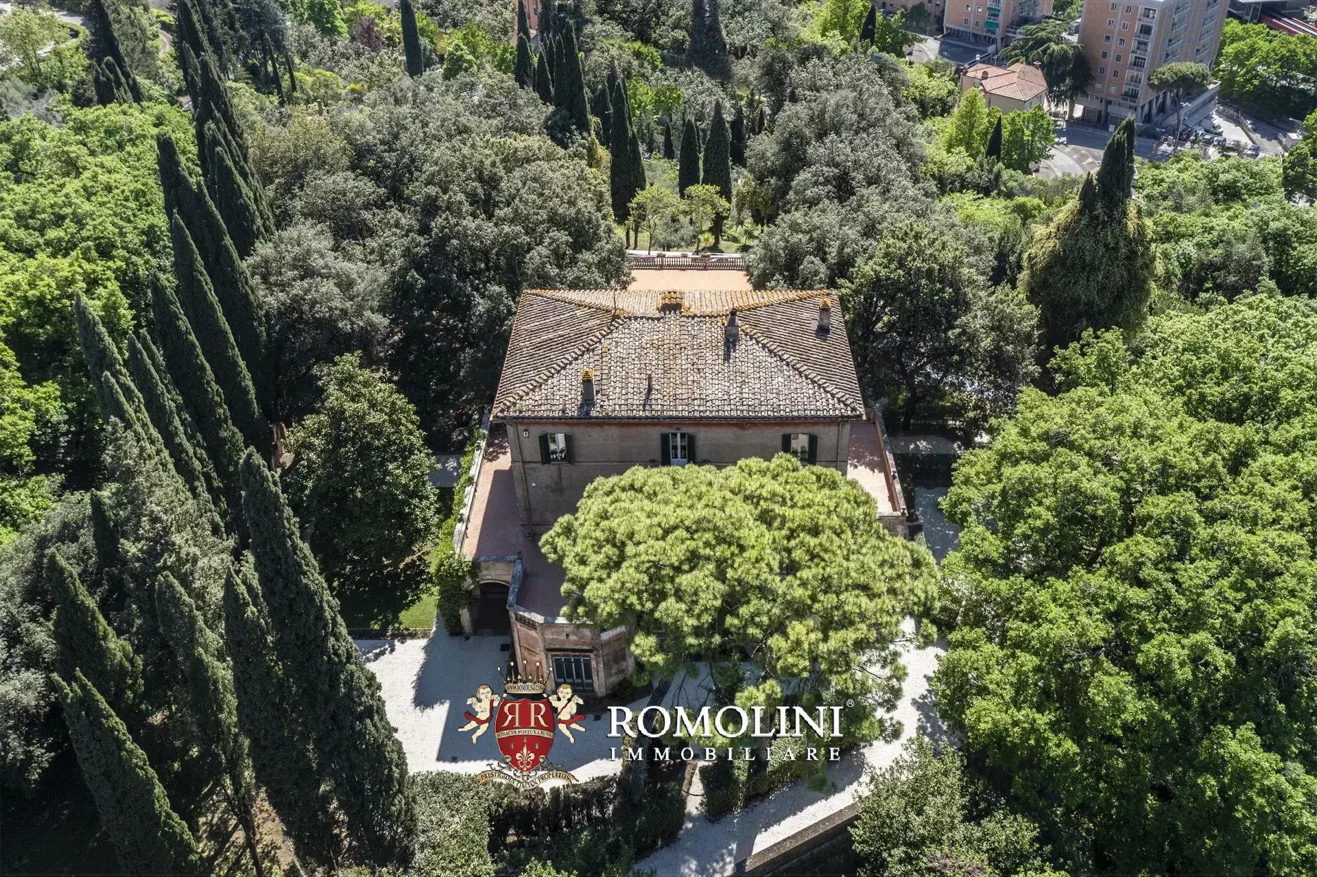8 Bedroom Villa/Townhouse's Image 11