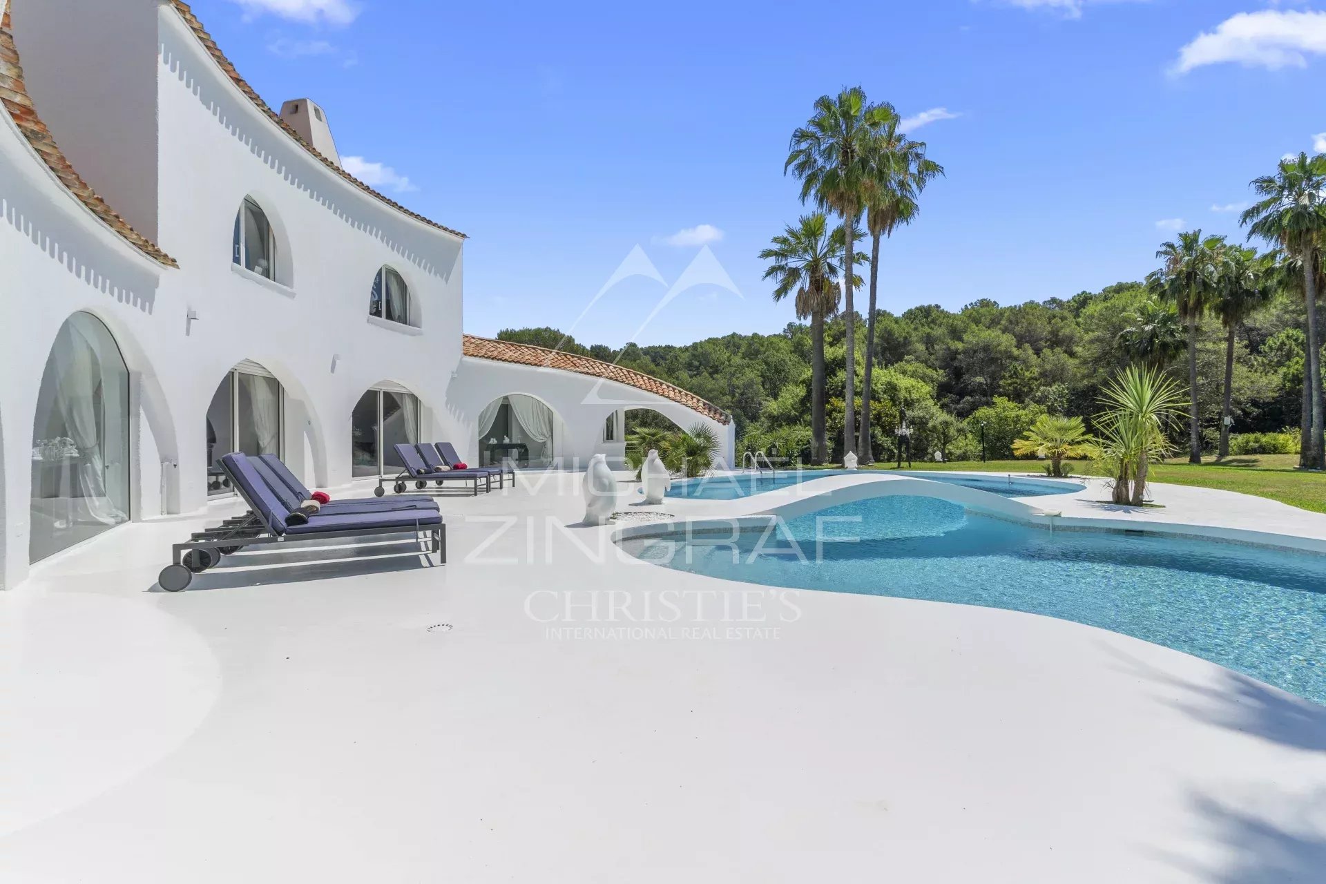 6 Bedroom Villa/Townhouse's Image 9