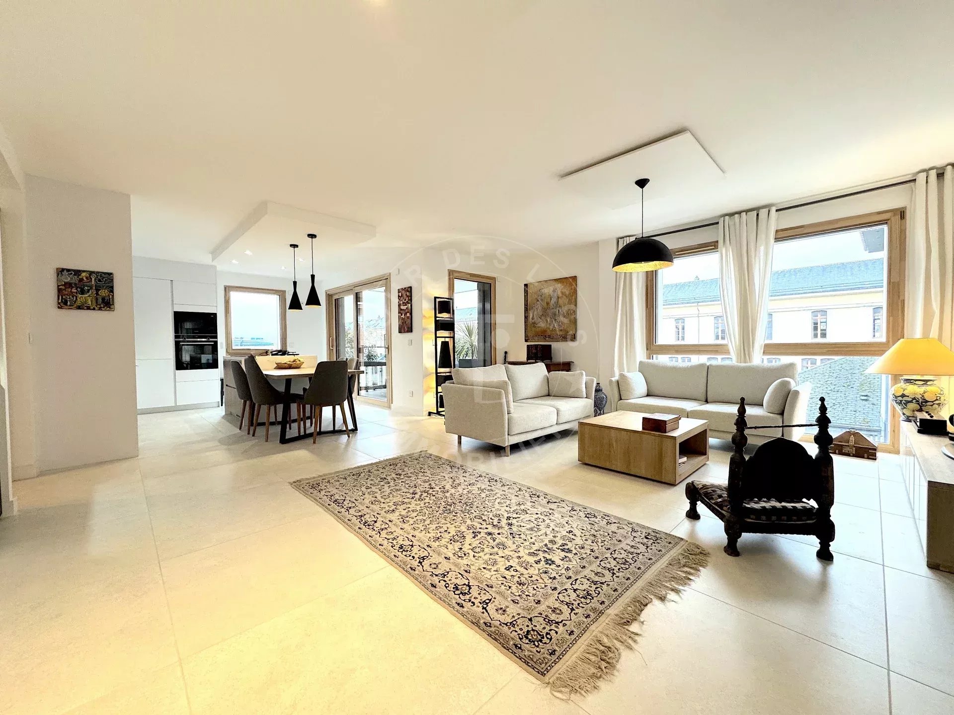 Agence immobilière de 