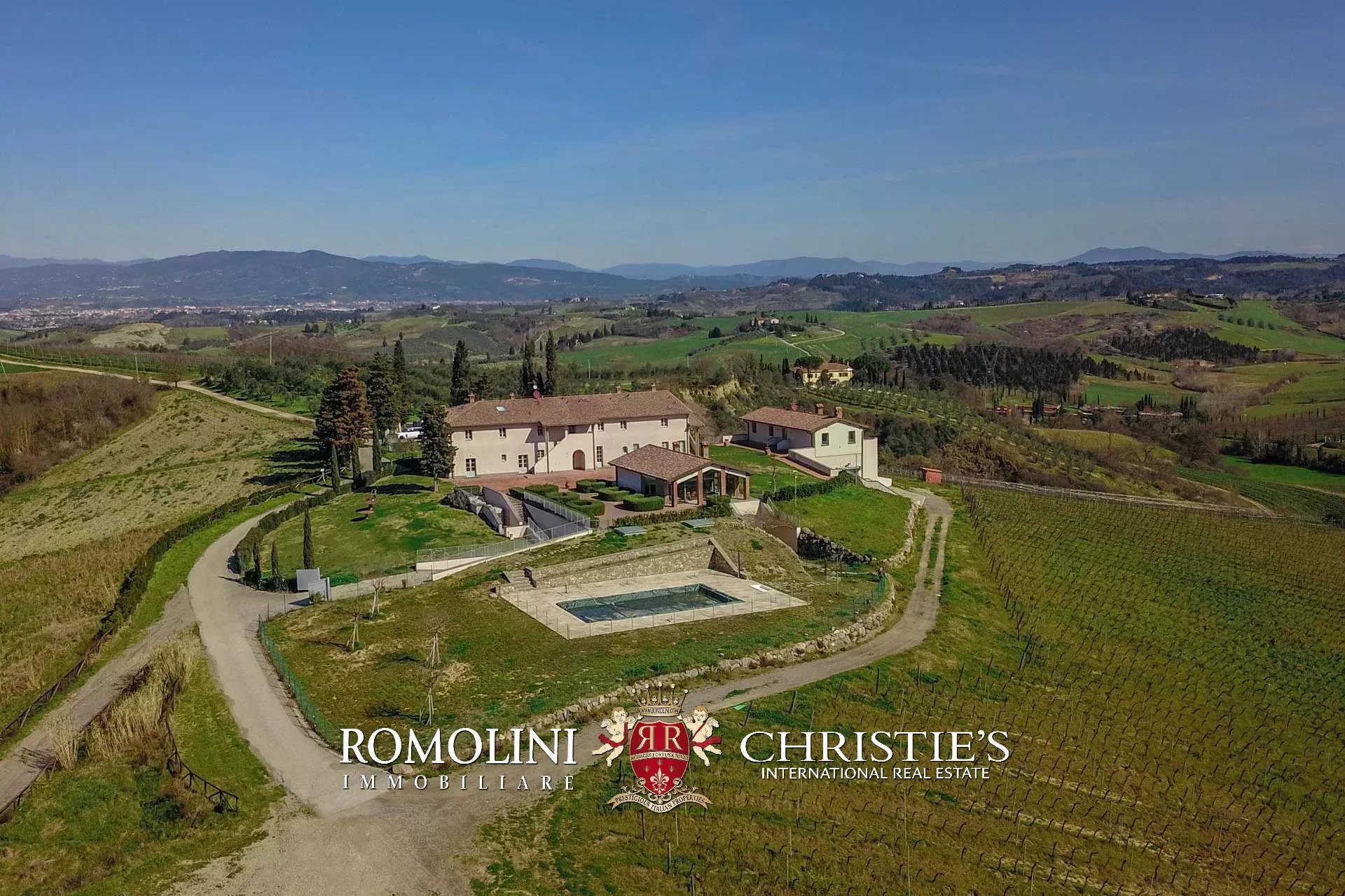 11 Bedroom Vineyard's Image 10