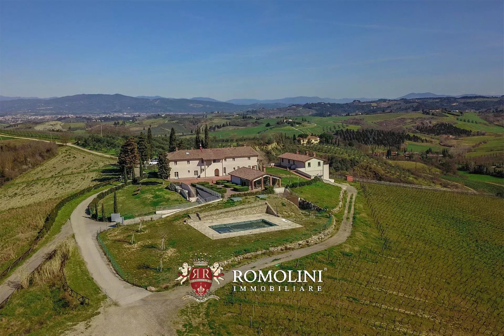 11 Bedroom Vineyard's Image 10